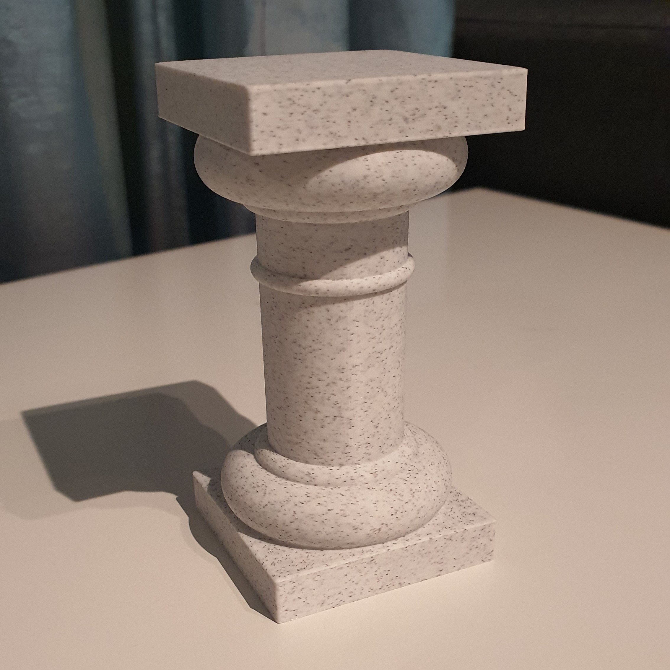 Miniatura 4 do modelo 3D Roman Column Display Stand