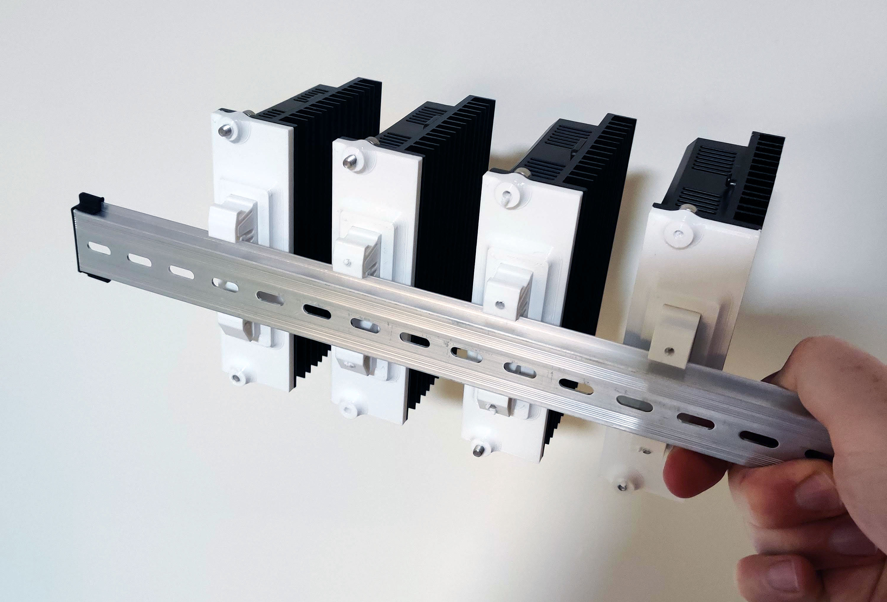 DM542 Din rail mount by Bryan Download free STL model
