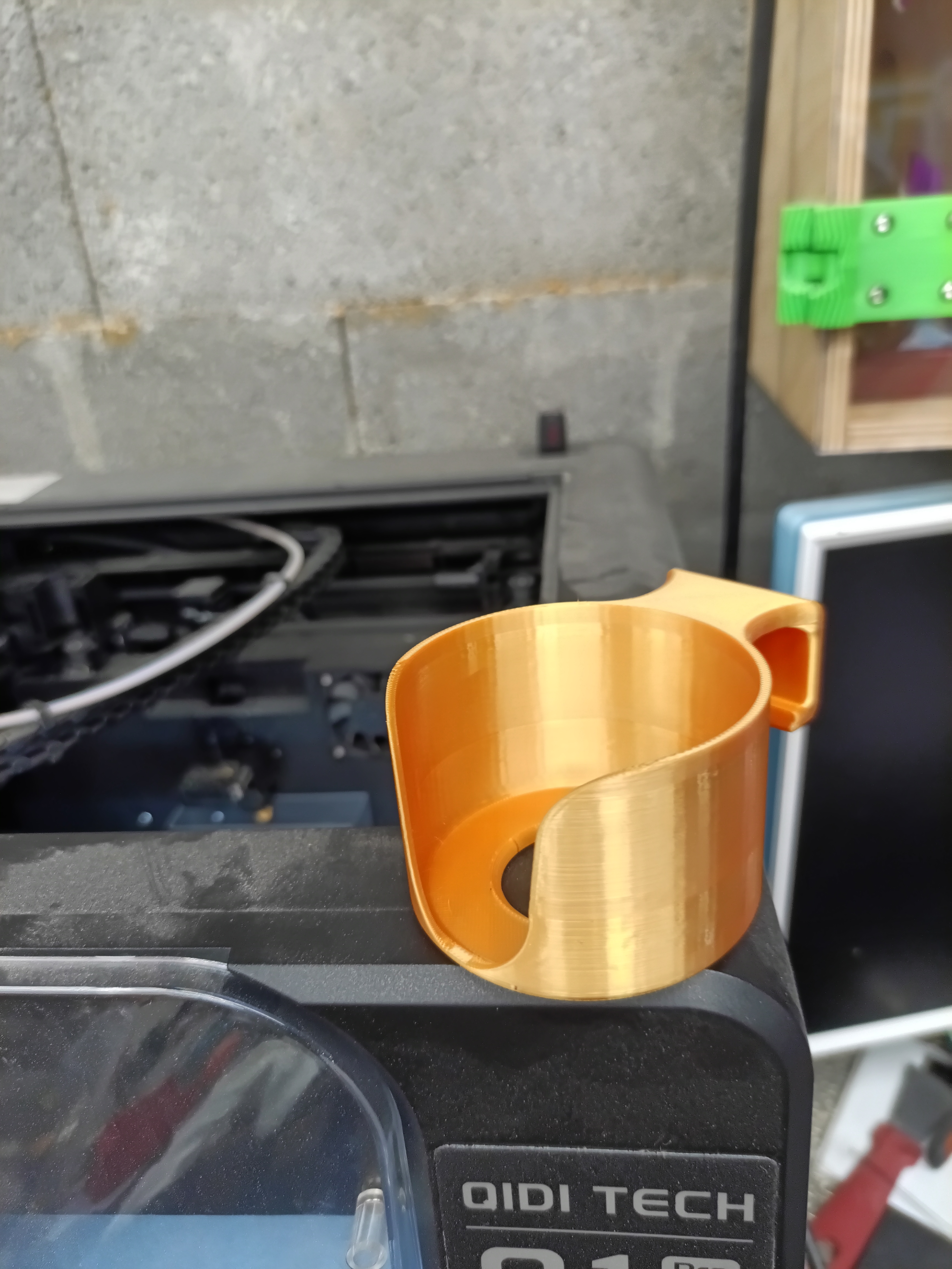 Buster RS cupholder