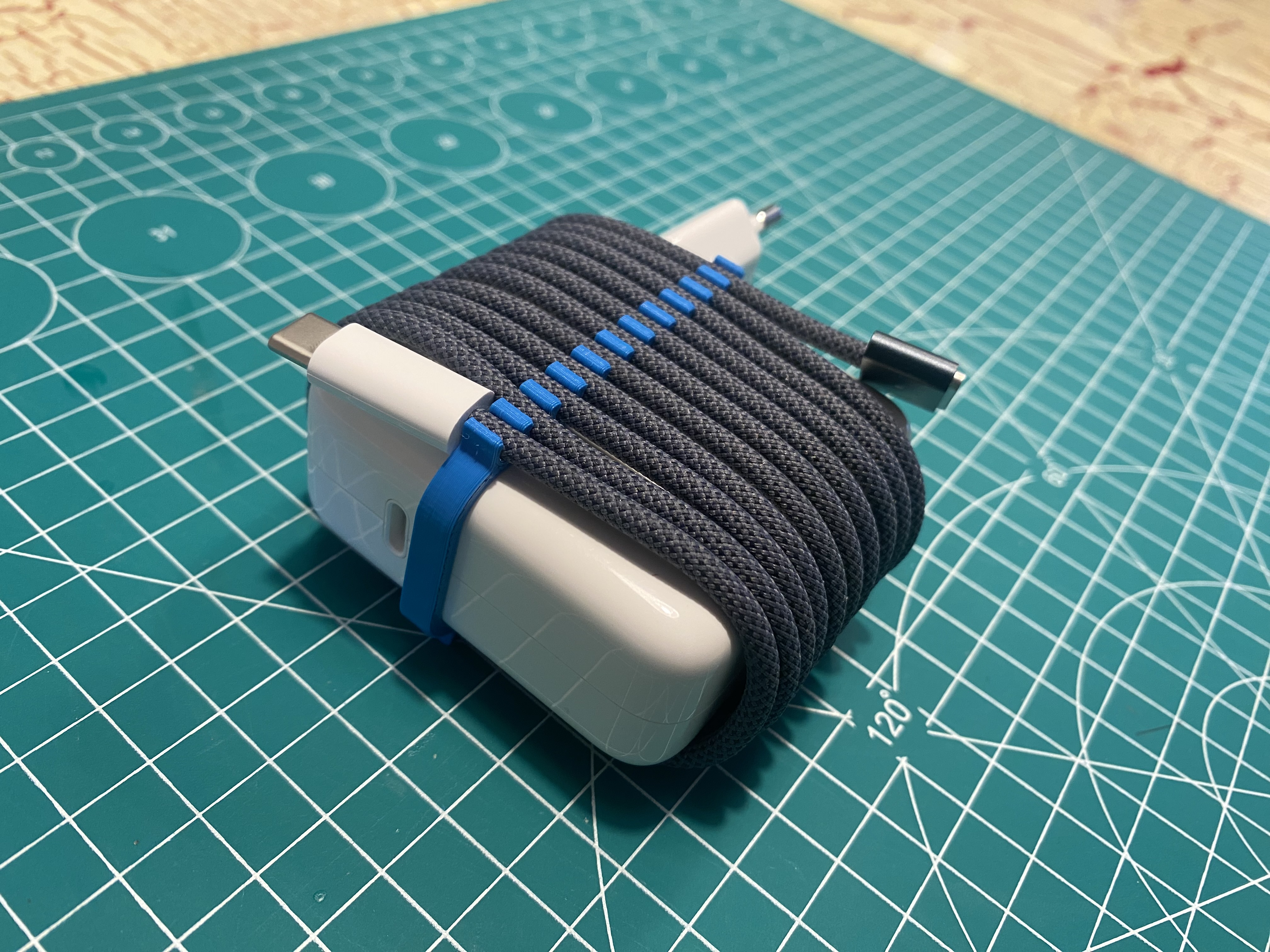 Cable management clip for Apple 70W USB-C Power Adapter