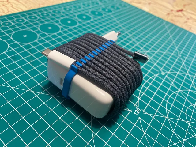 Cable management clip for Apple 70W USB-C Power Adapter