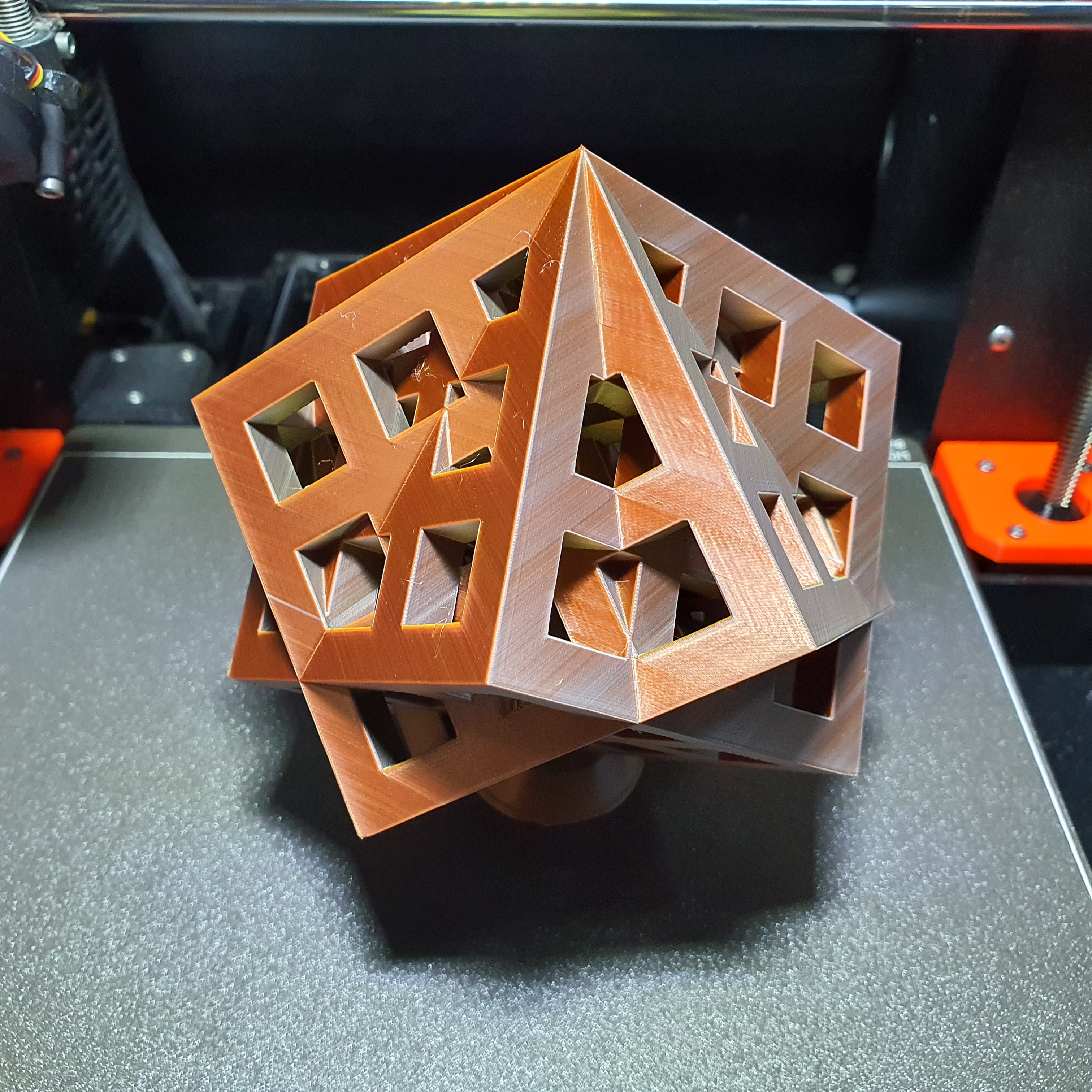 Interlocked Cubes — thumbnail 2