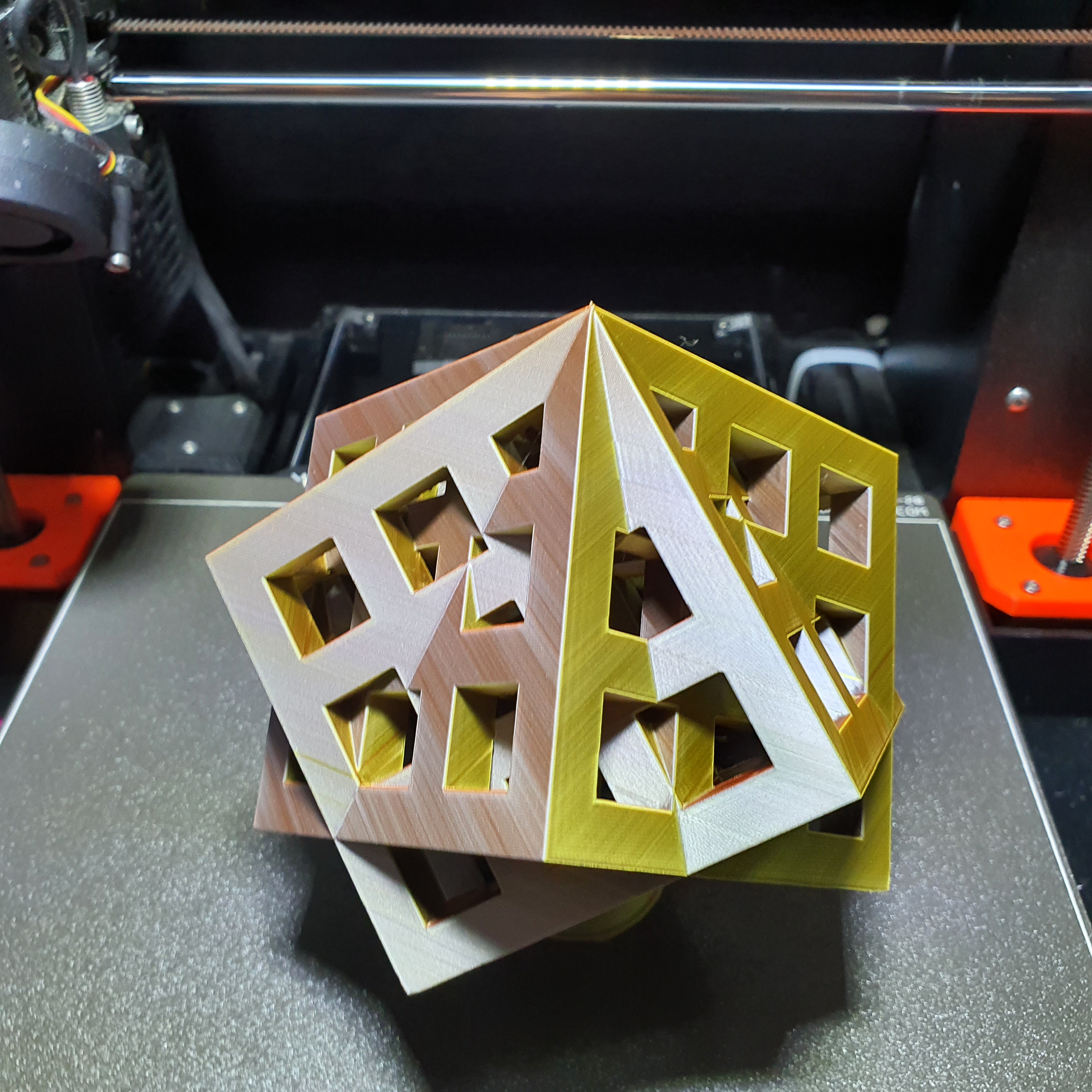 Interlocked Cubes — thumbnail 7