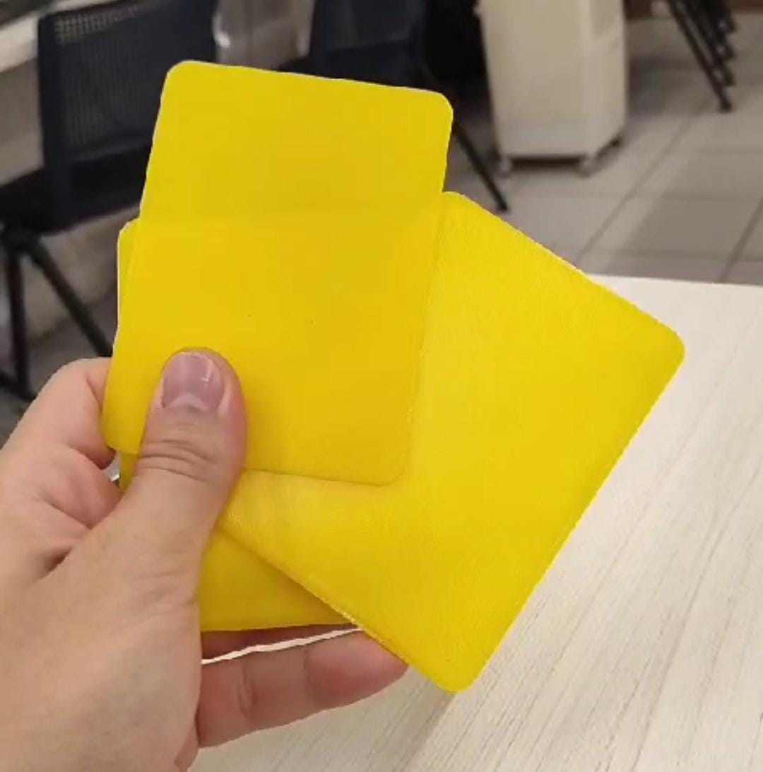 Profesional Referee Card 80x110mm / Tarjetas de árbitro profesionales 8x11cm (Soccer, Volleyball)