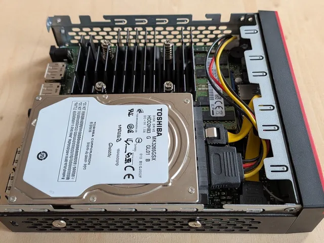 Fujitsu Futro S740/S7010 SSD HDD mounting bracket reversed