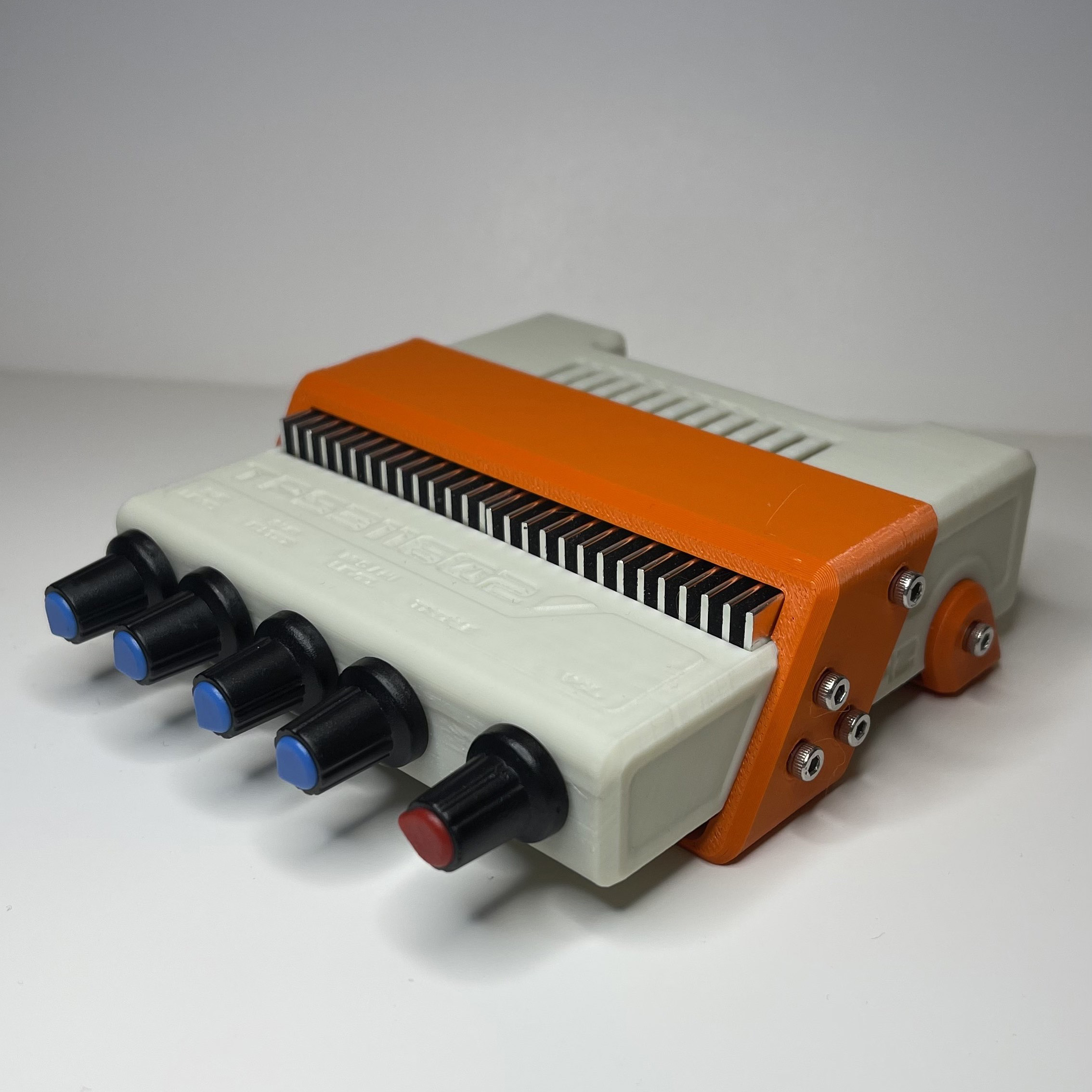 TPS3116D2 Bluetooth Amplifier Retro Futuristic Case