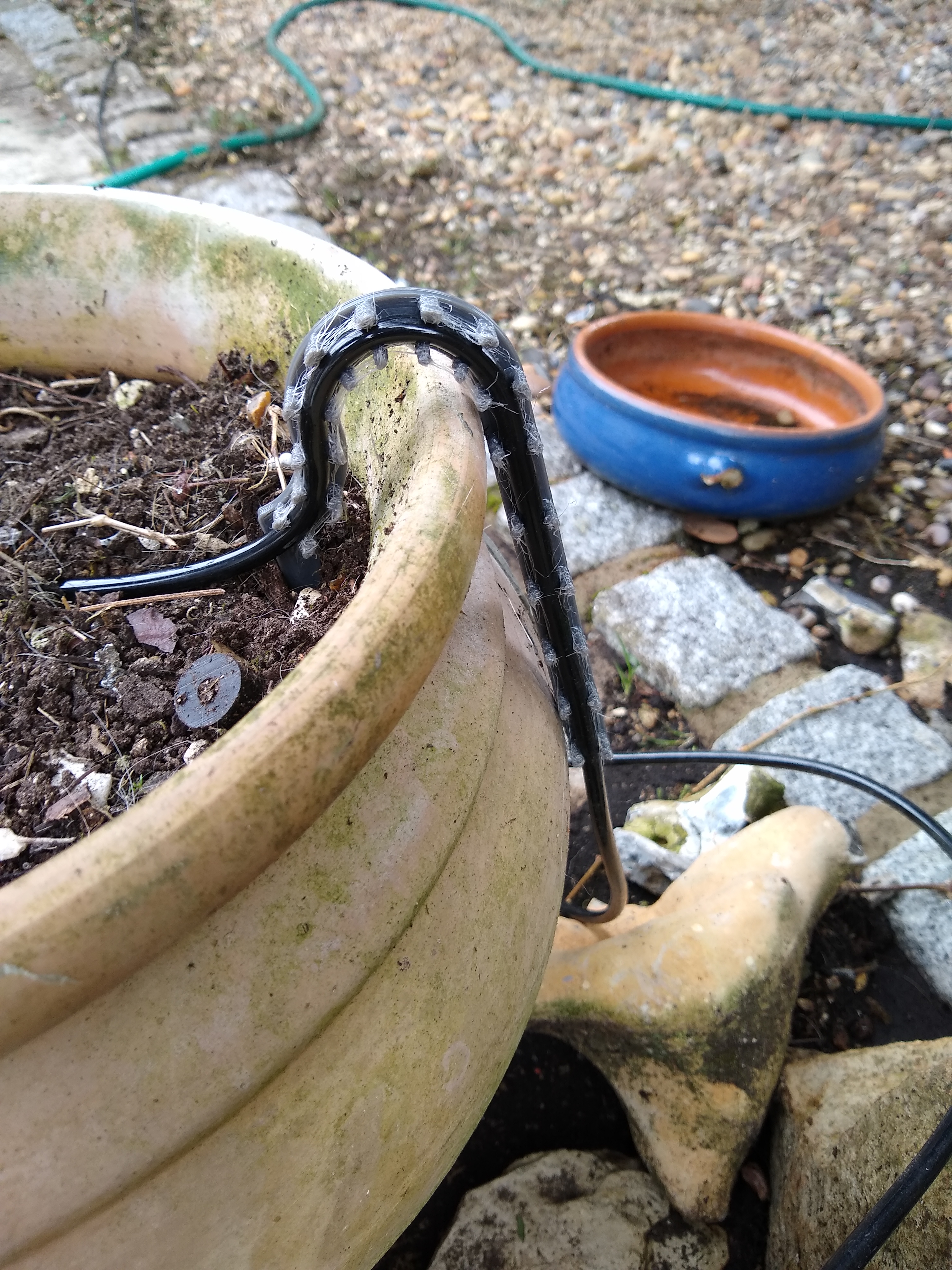 6mm Watering pipe holder