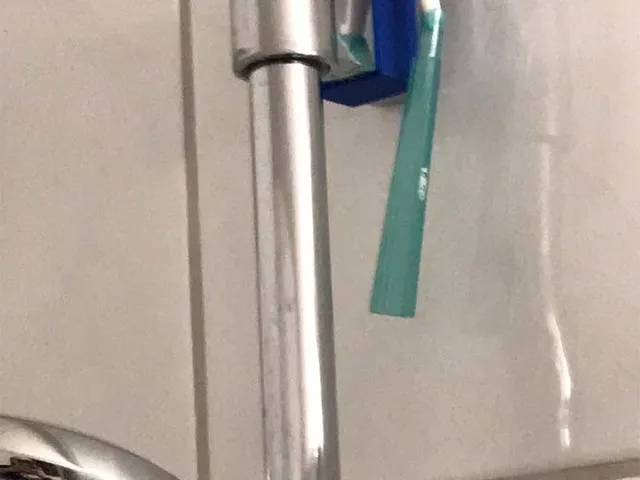 Wifes razor holder.