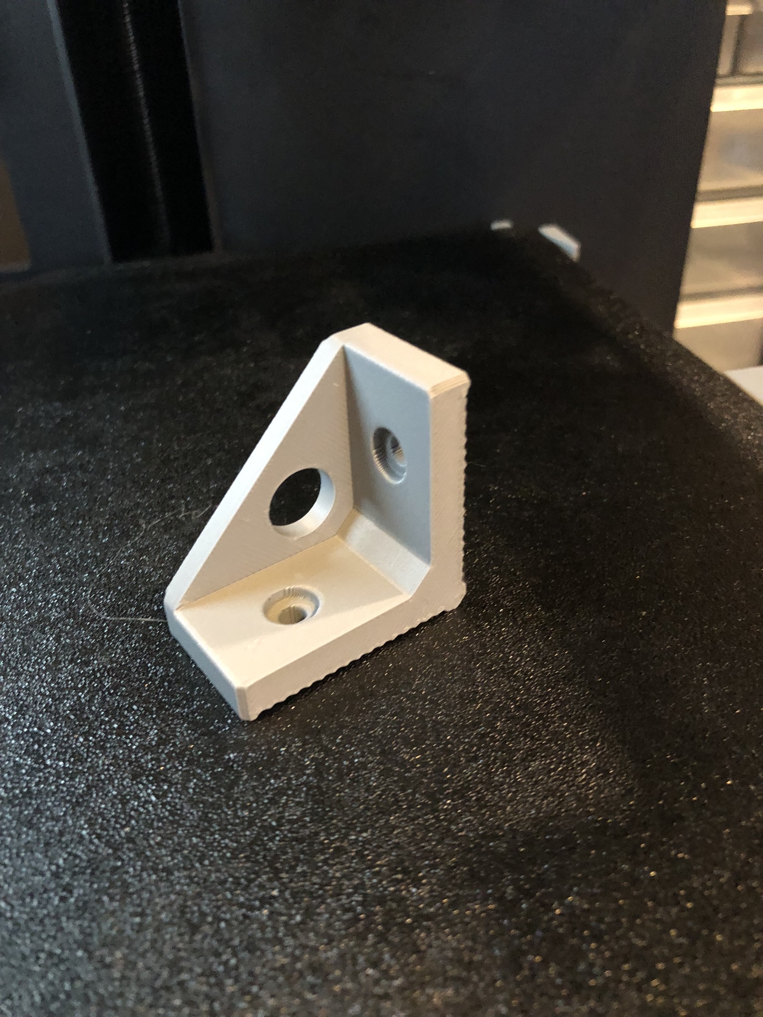 Strong Shelf Support by Jouni Lindqvist Download free STL model