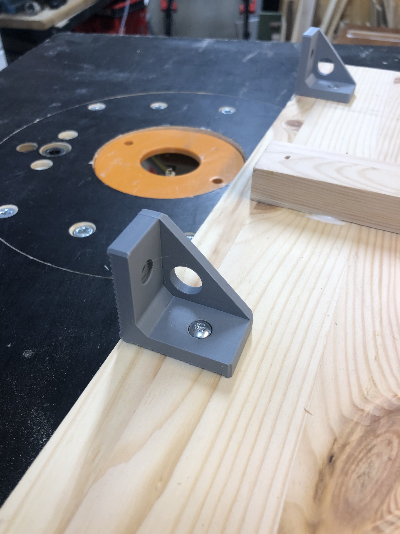 Strong Shelf Support by Jouni Lindqvist Download free STL model