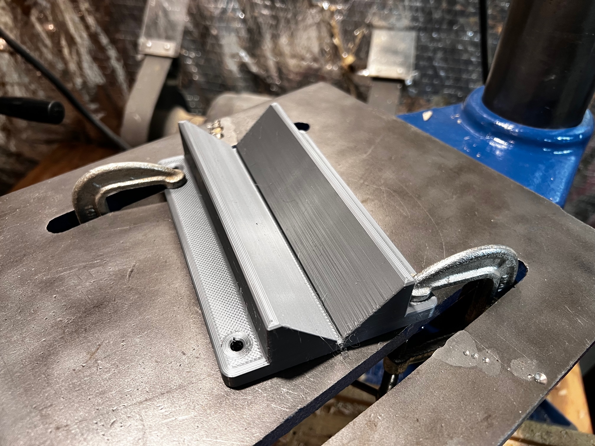 Round stock drilling jig por 3dprintguy Descargar modelo STL gratuito