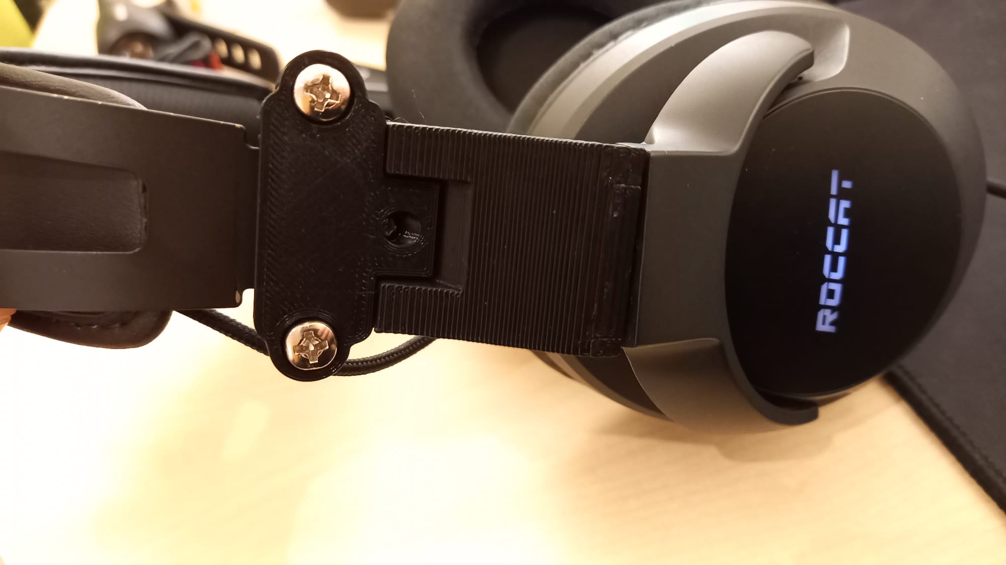 Roccat elo 7.1 Headband mount