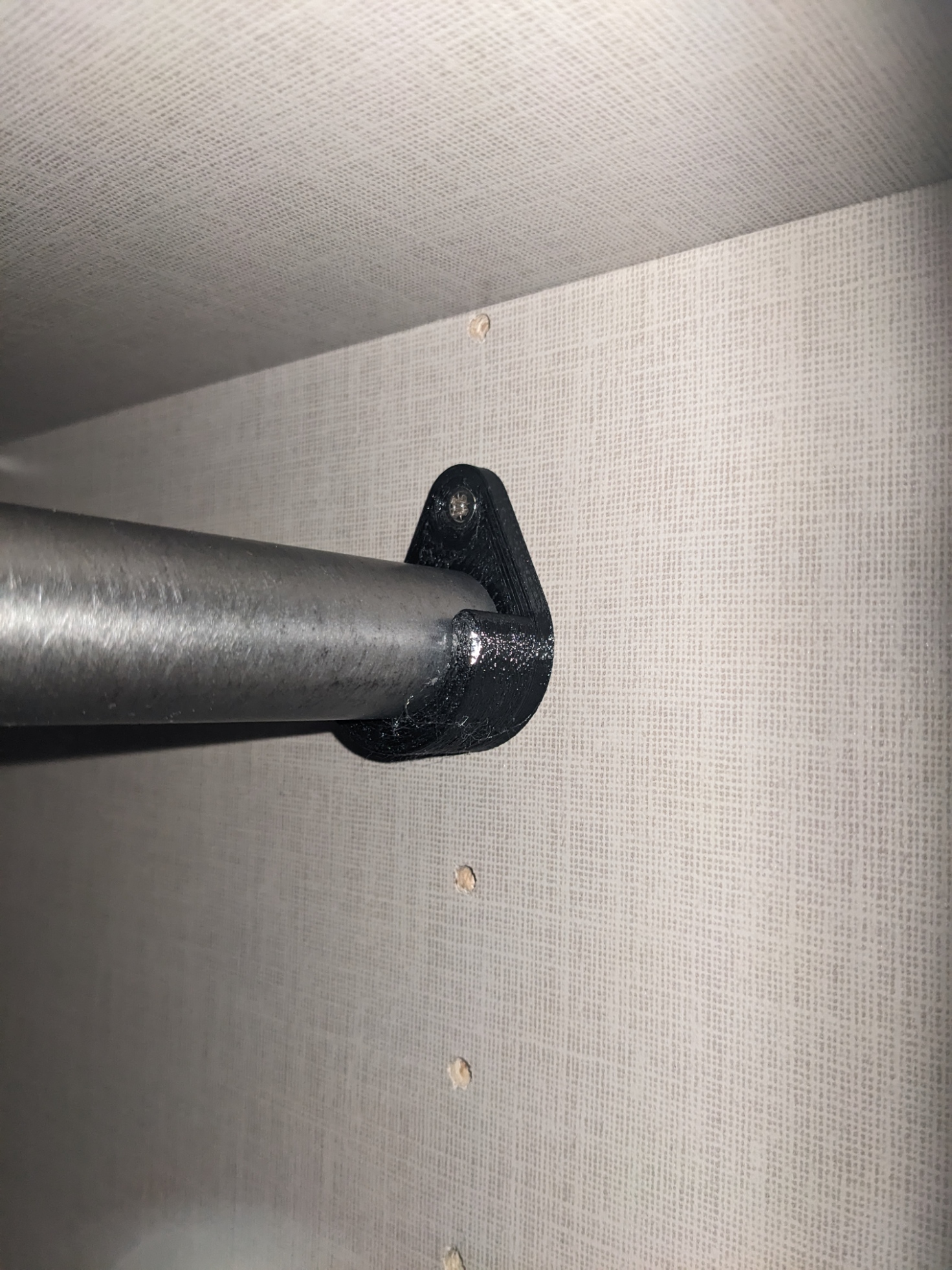 Clothes Rail bracket 25mm - System 32
