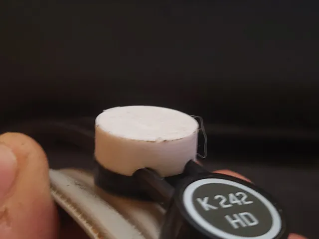 Akg 242 cap