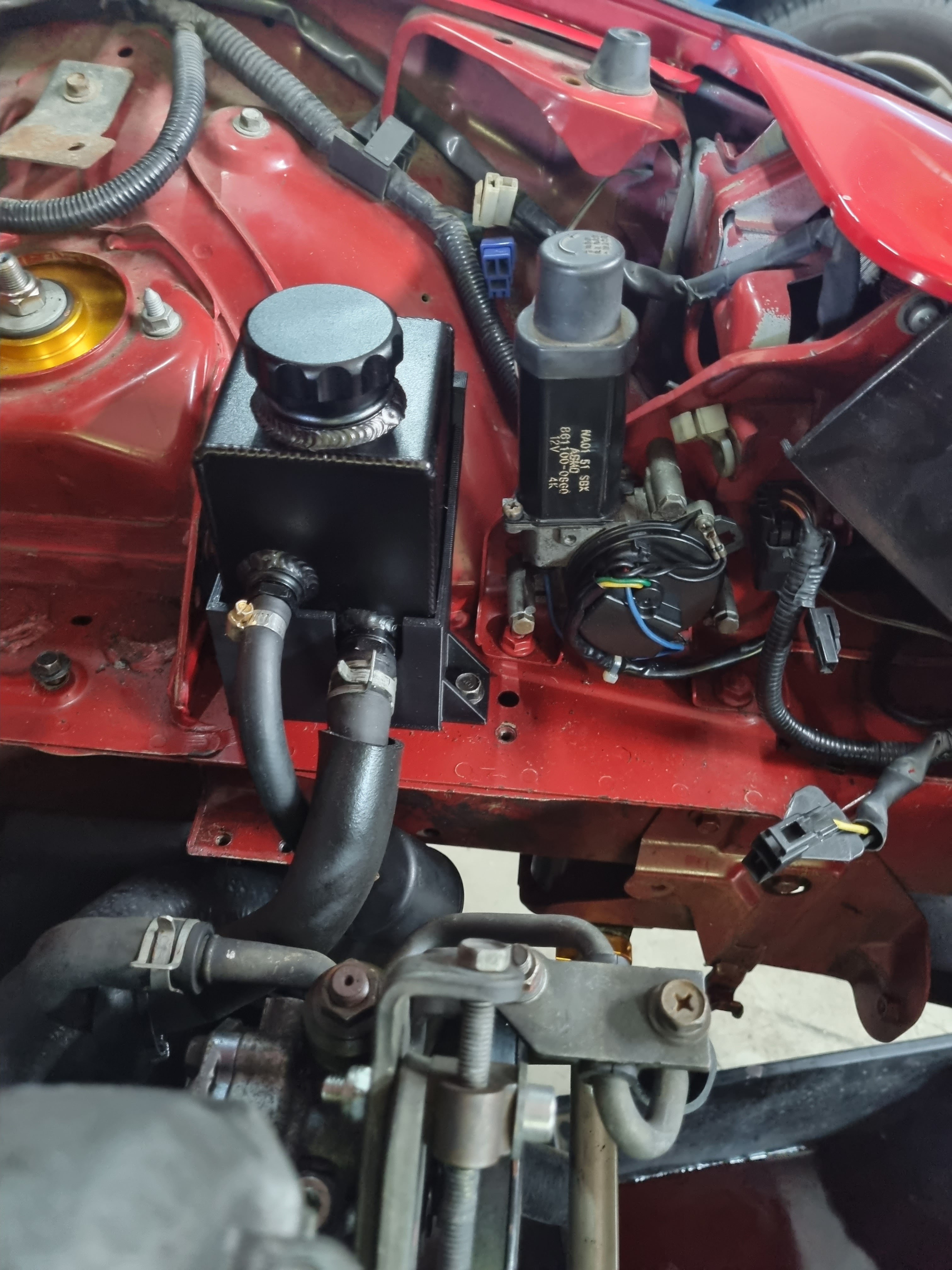 MX5 / Miata power steering reservoir mount by Wiggles Download free