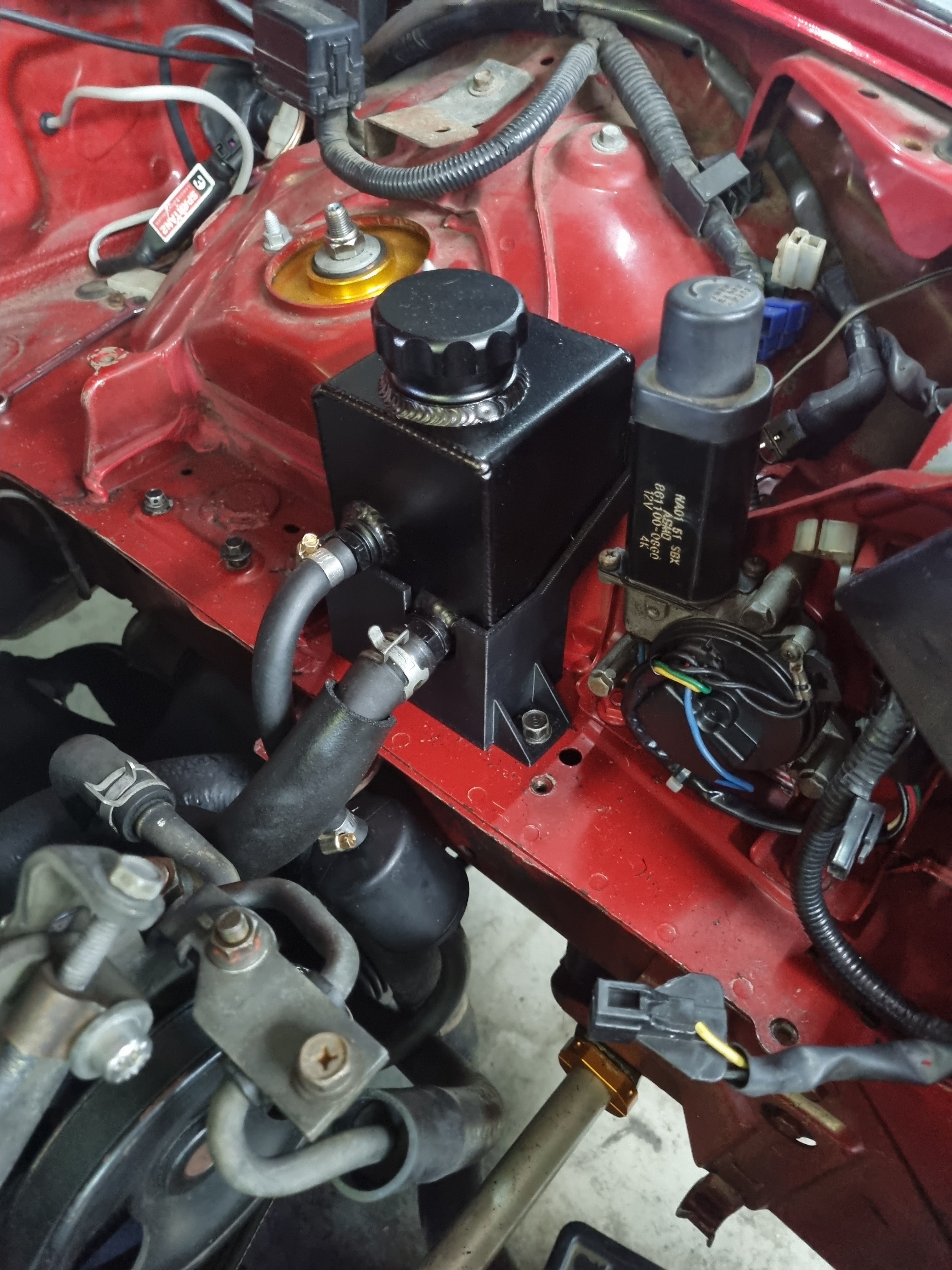MX5 / Miata power steering reservoir mount by Wiggles Download free