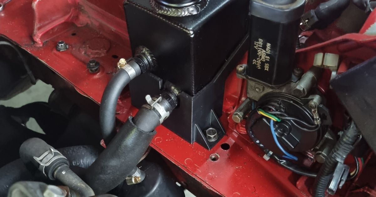 MX5 / Miata power steering reservoir mount by Wiggles Download free