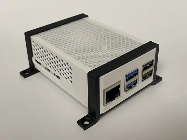 Free Flow - Case for Raspberry Pi 5, active cooling and M.2 board