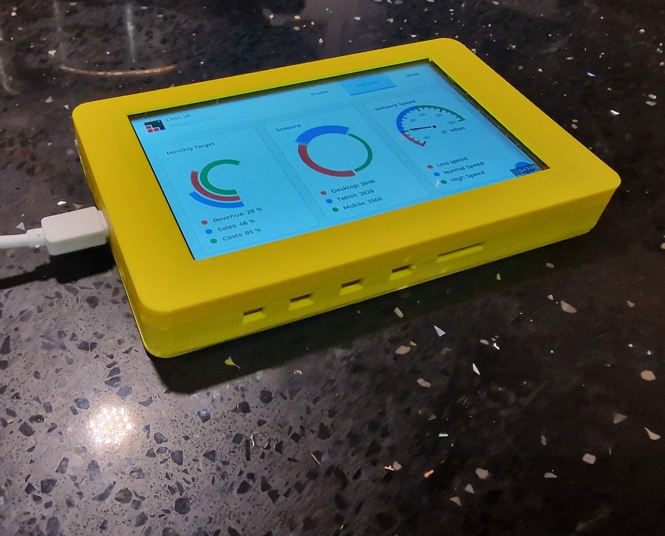 ESP32 2.8inch Touch IPS CYD LCD Screen Case by jeepers01 Download