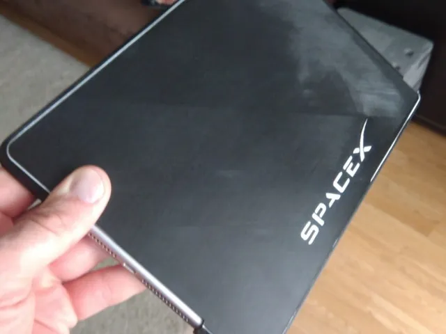 iPad Air 2 case SpaceX logo