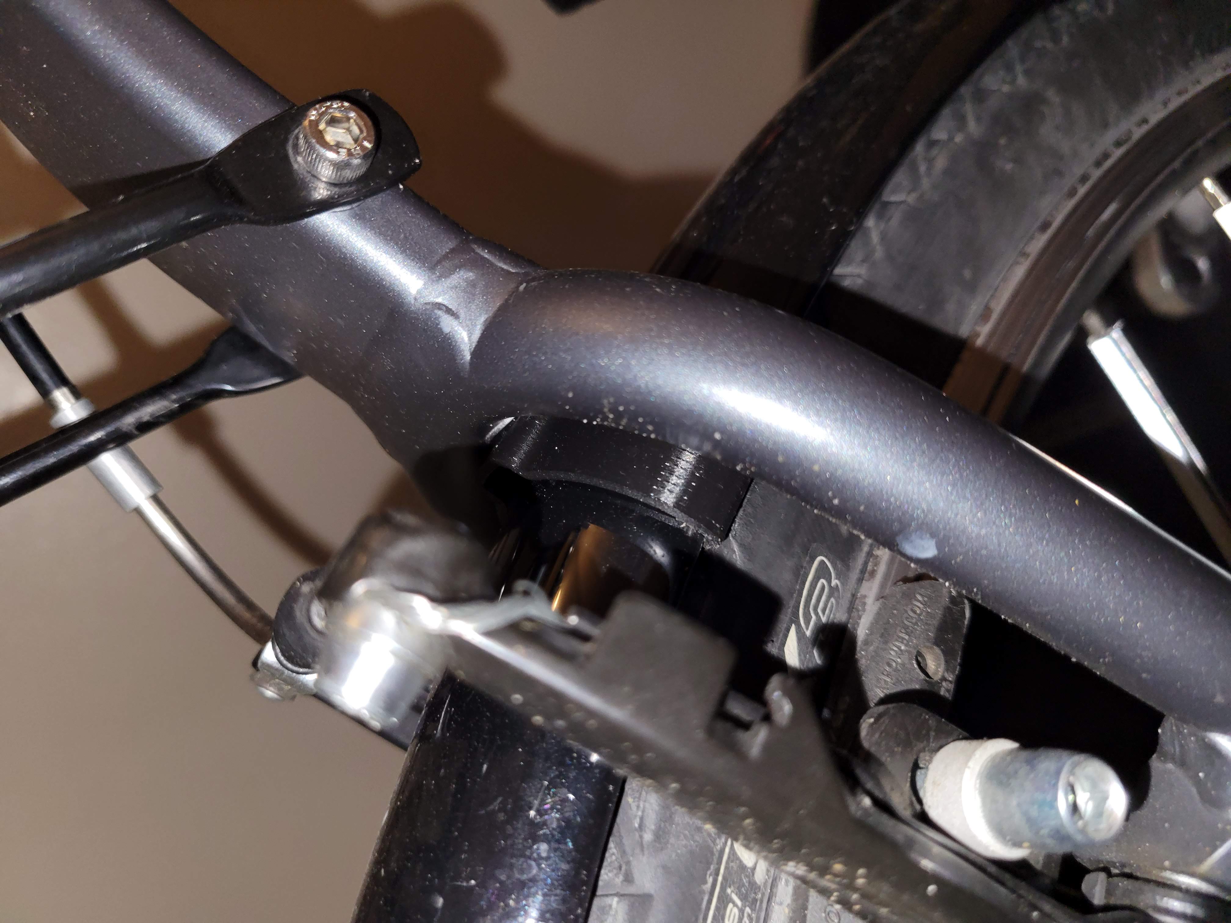 Bicycle Vertical Fender Adapter by HookJabs Download free STL model