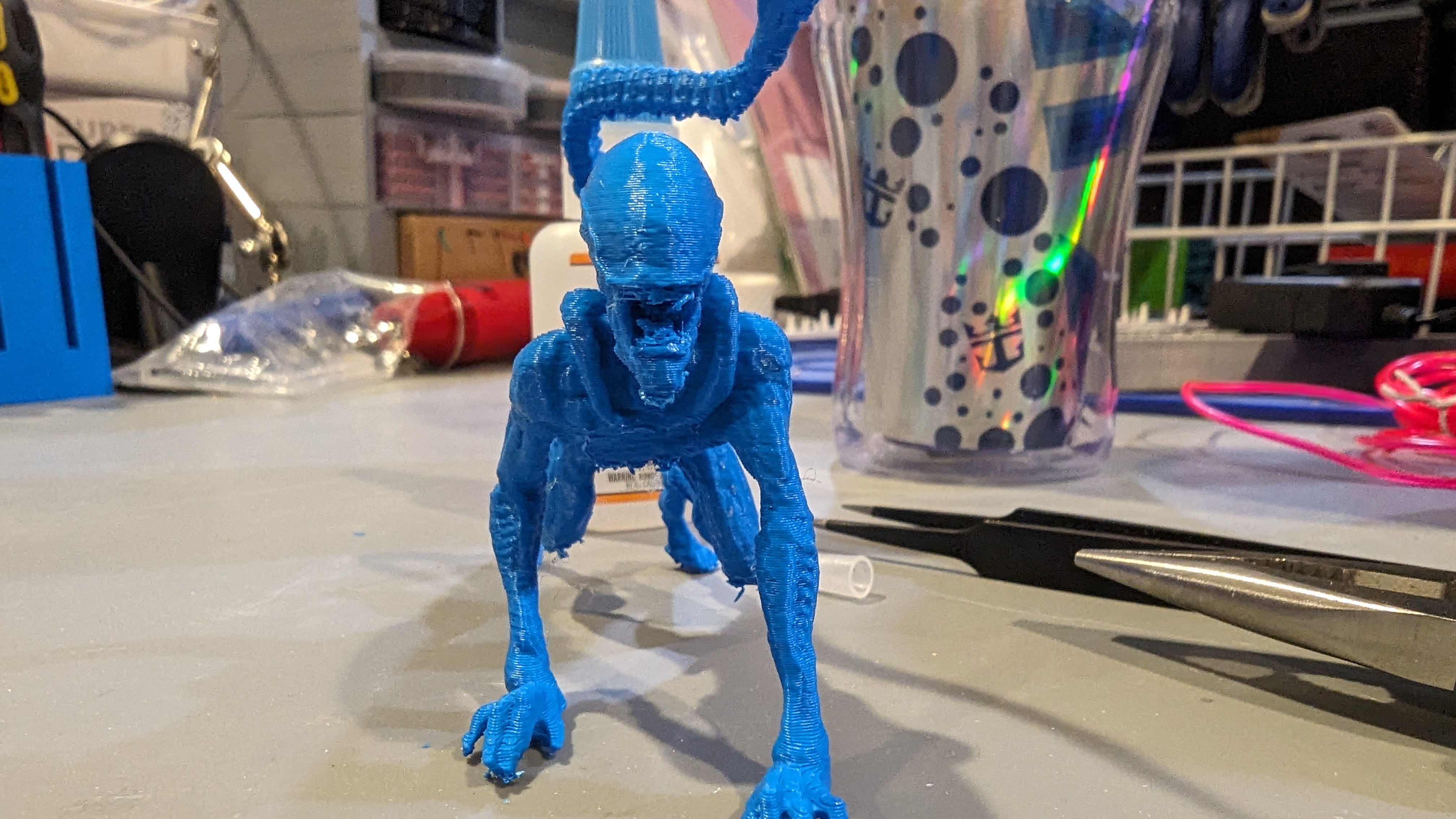 Aliens crouching xenomorph by EDGeProjects Download free STL model