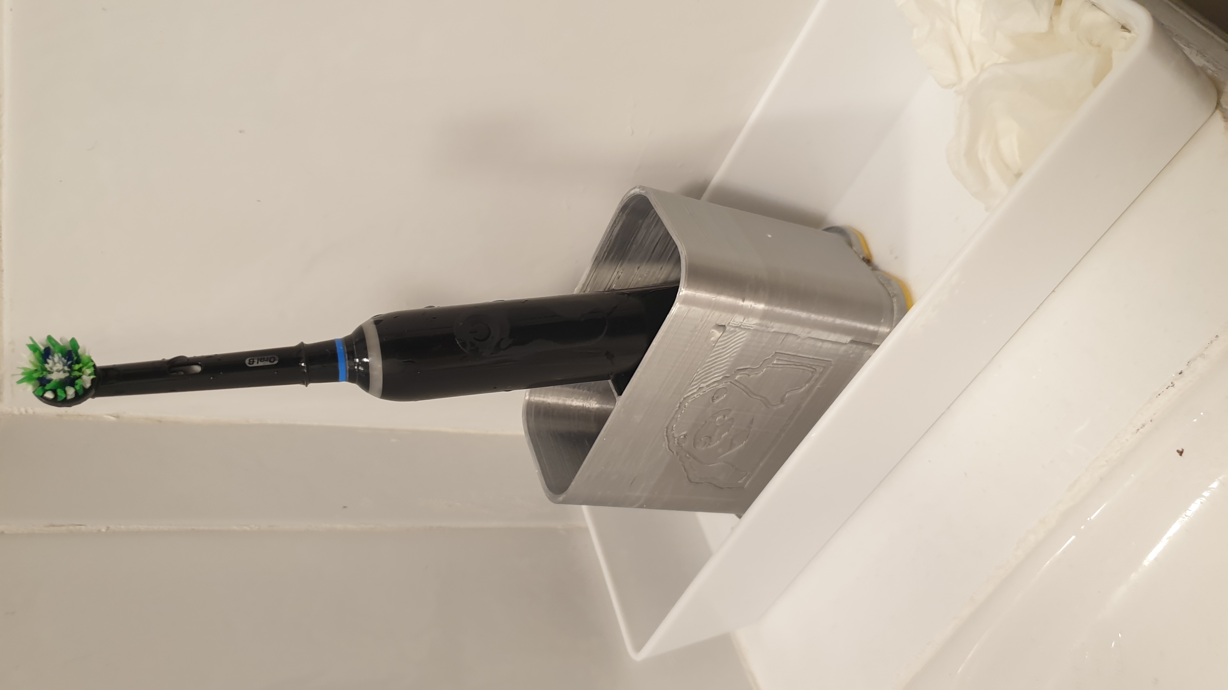 Toothbrush holder with Drainage by Kasper Walczuk Download free STL