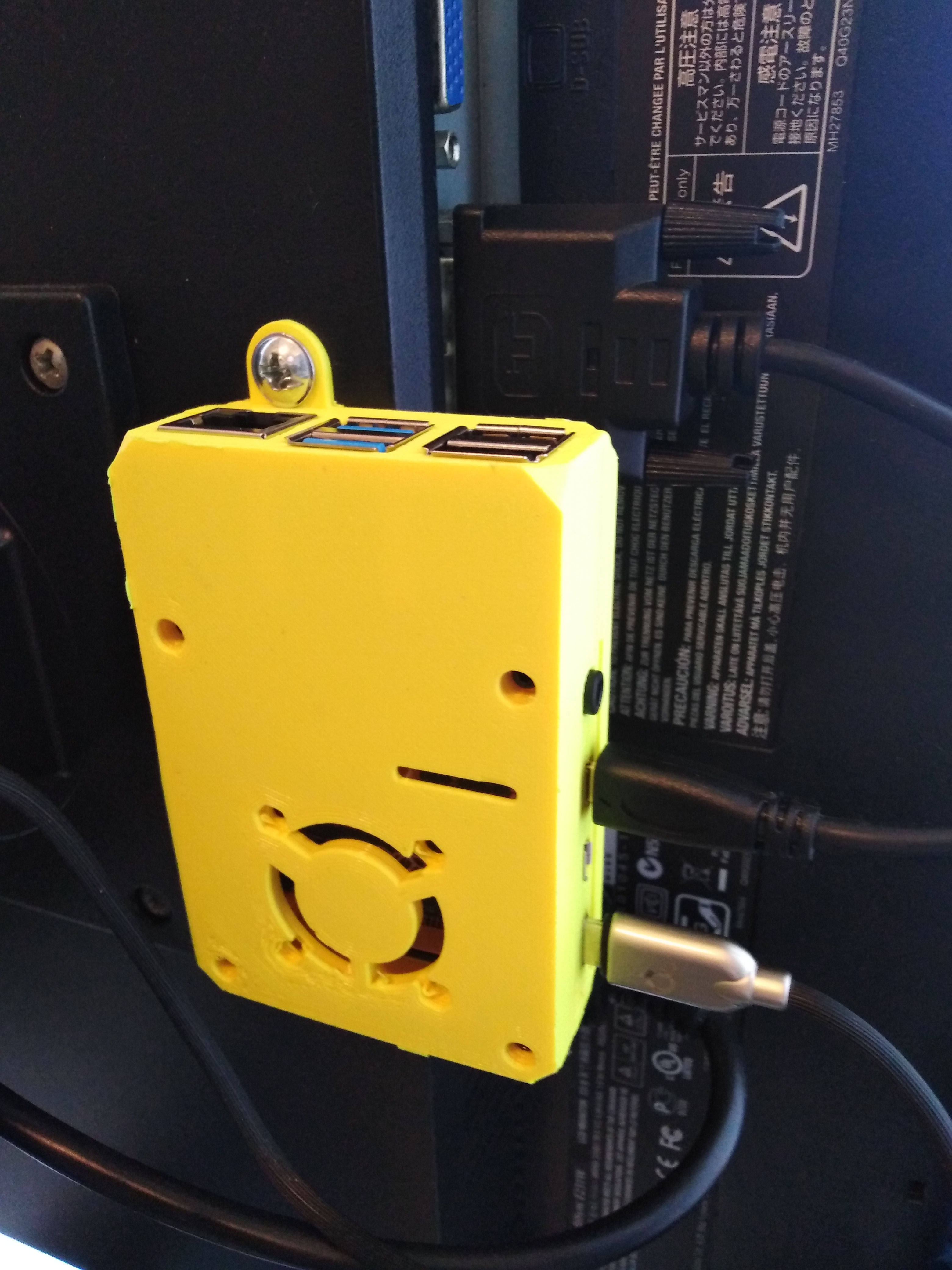 Raspberry Pi 4 case with mounting tabs