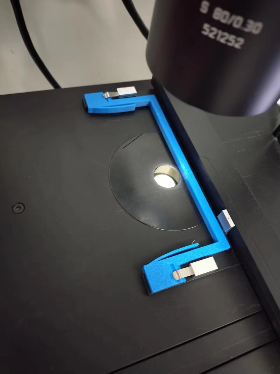 Leica Microscope XY Stage Insert Holding Frame for Multiwell plates by