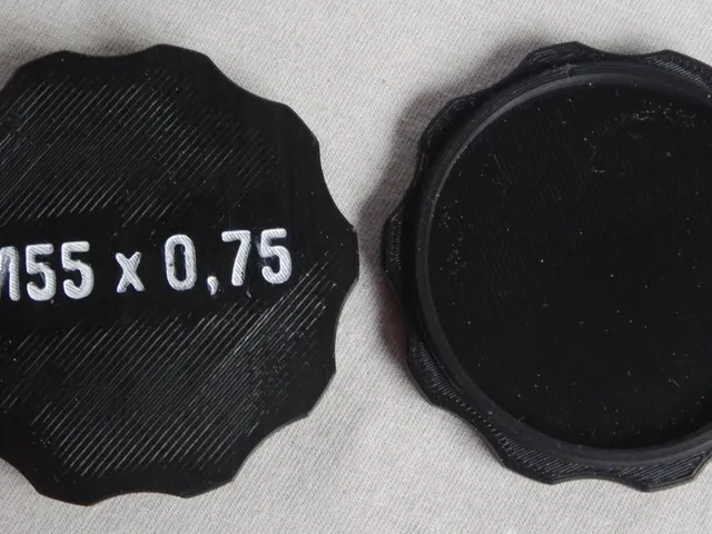 Objektivdeckel mit M55 x 0,75 mm Gewinde; Lens cap with M55 x 0.75 mm thread