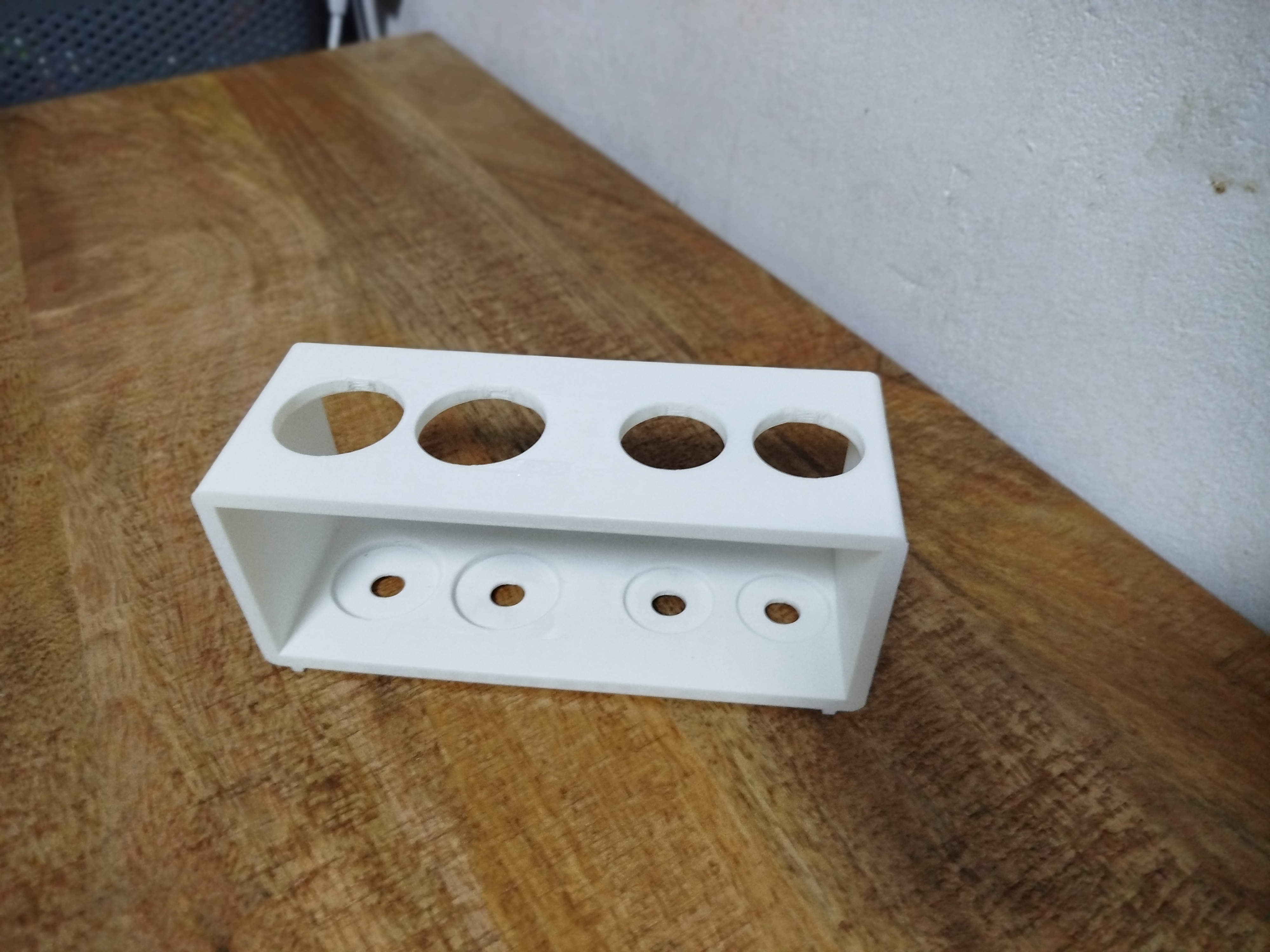Electric toothbrush holder