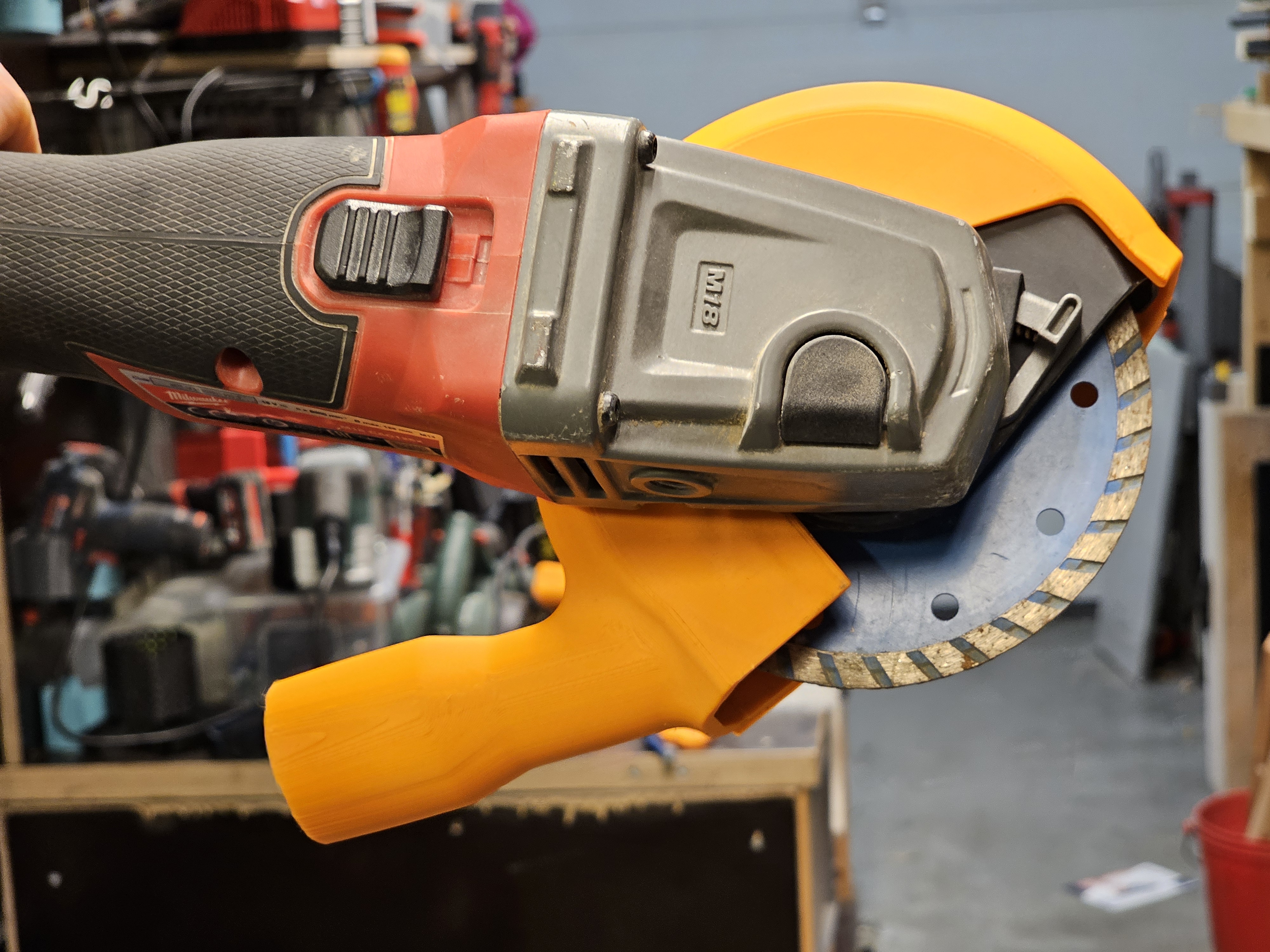 Dust extraction for Milwaukee angle grinder M18 FSAG