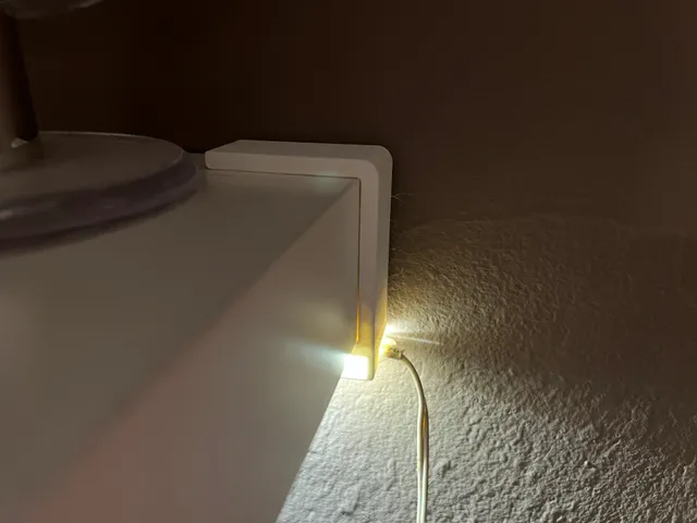 Ikea Lack - držák led pásky