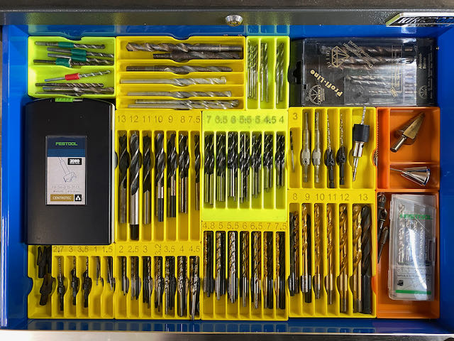 Dril bit organisation trays