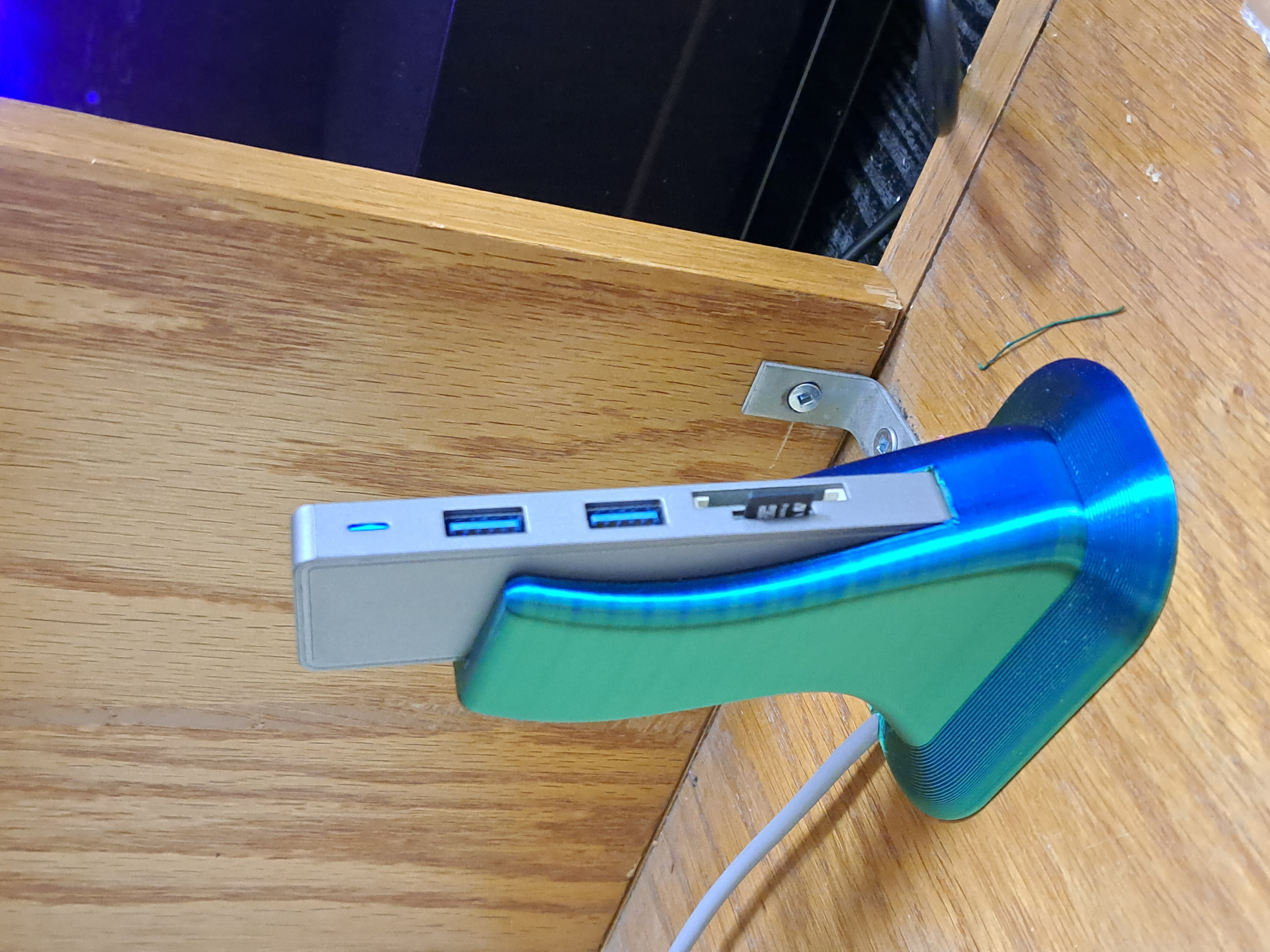 USB Hub/SD card reader mount for desk