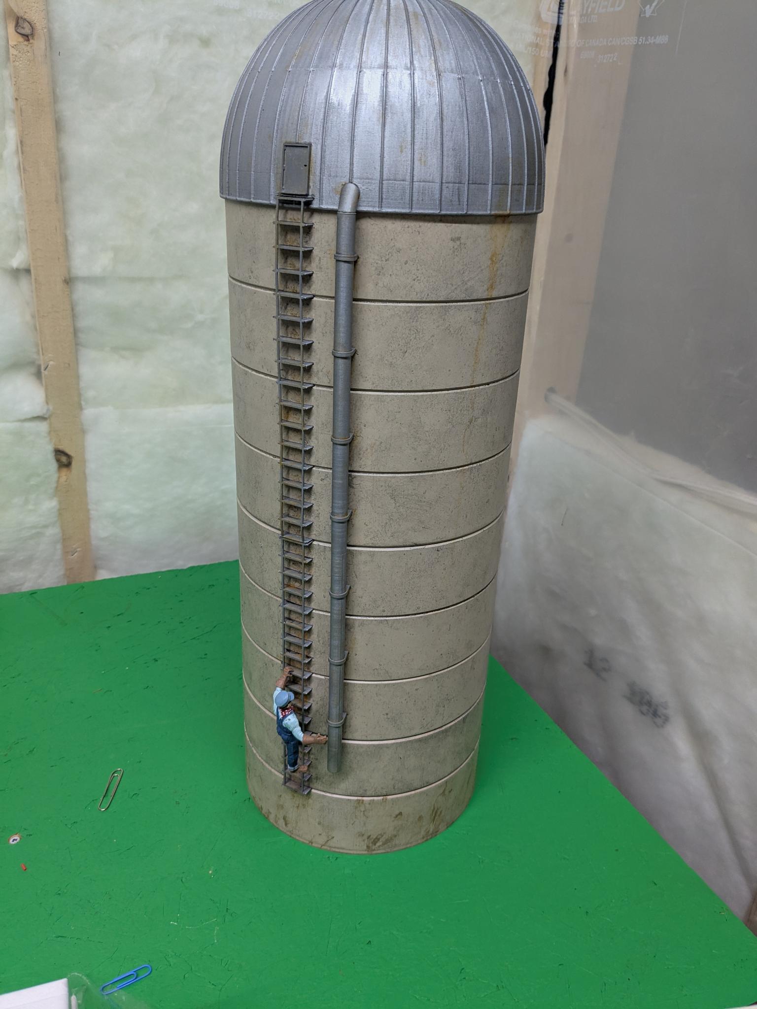 Concrete Grain Silo - G Scale 1:22.5