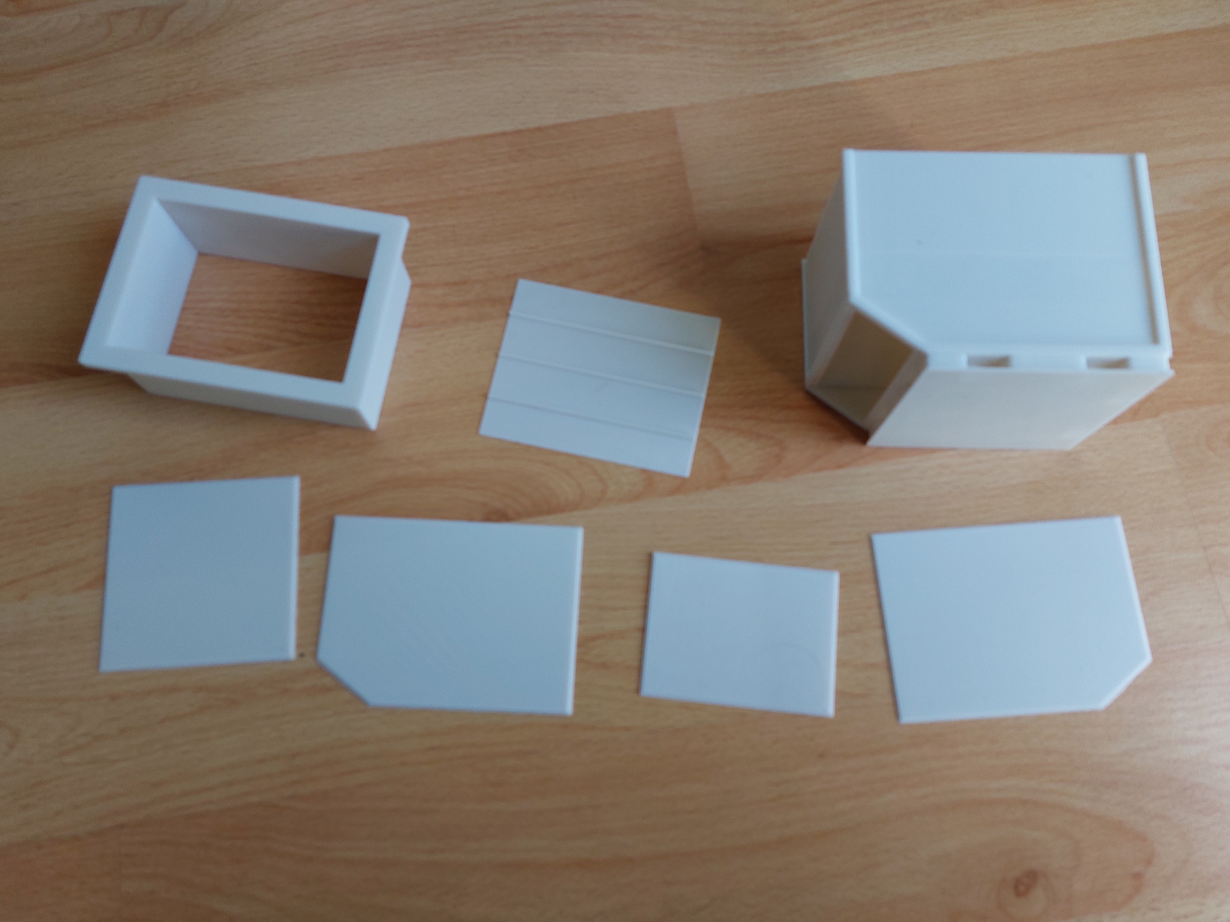 Table Organizer - AKN Container-Style