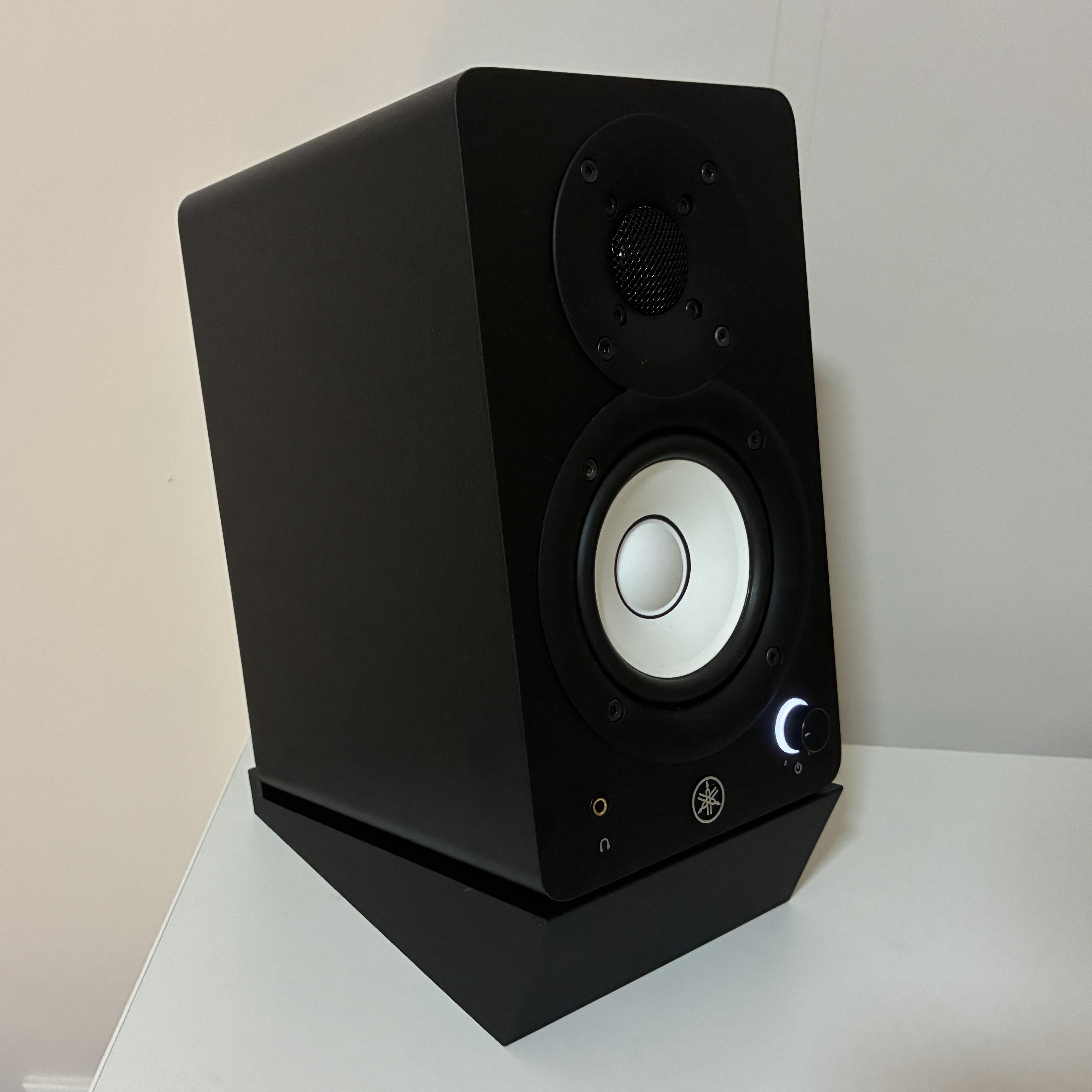 Yamaha HS3 Stand 3D model