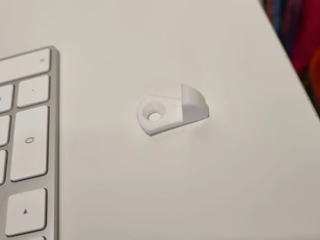 headset clip for hanger