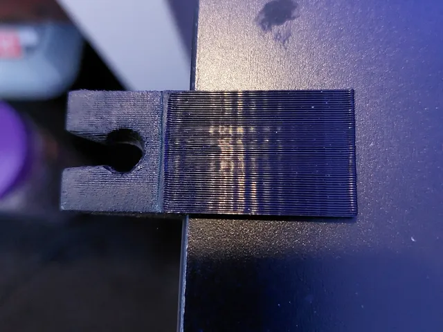 Support adapté pour une table Ikea epaisseur 50mm