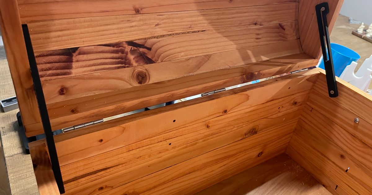 Chest/Trunk Lid Stay by oublue Download free STL model