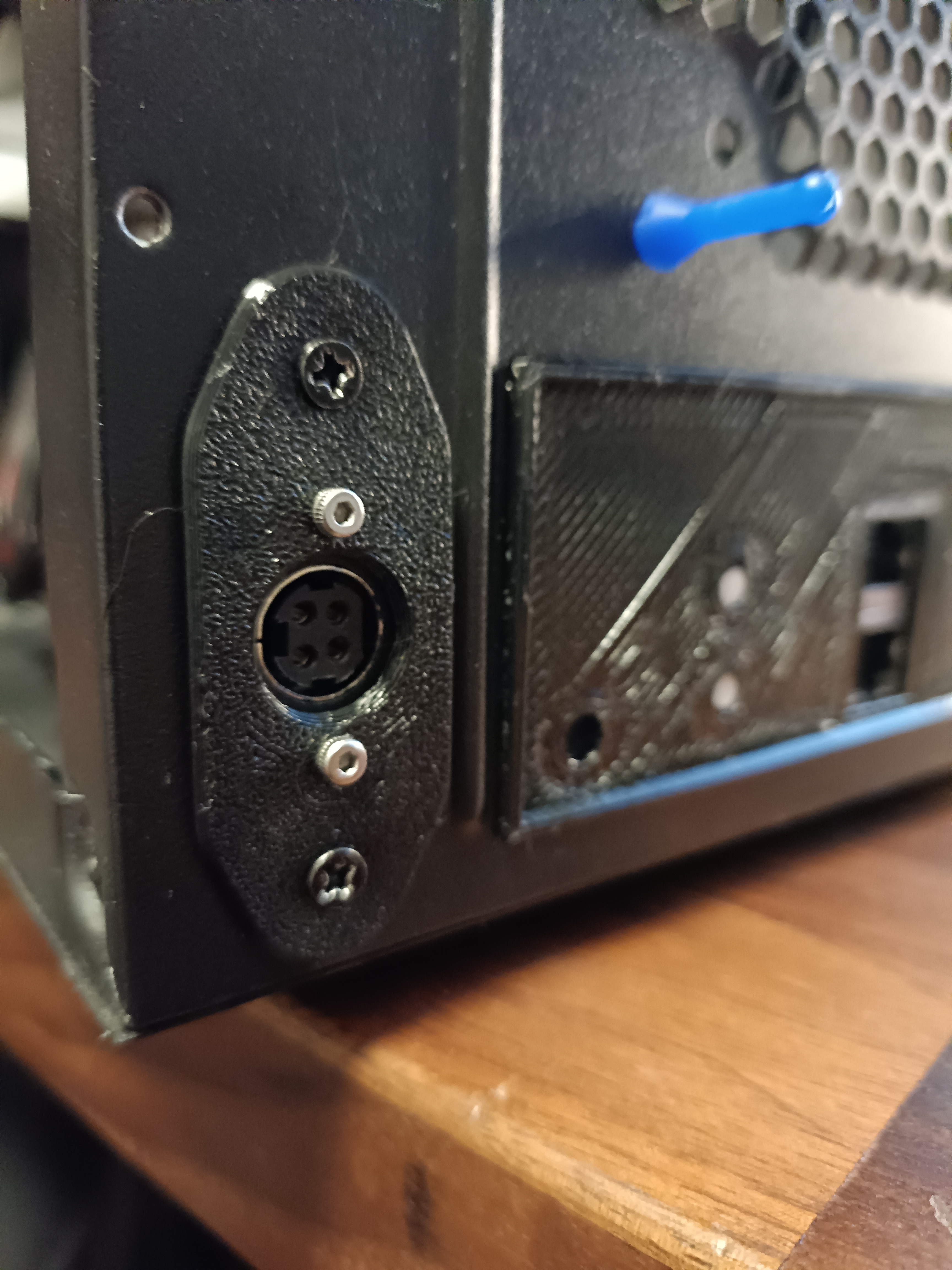 Power socket mount for Fractal Design Node 304 and Akasa 150W Pico PSU