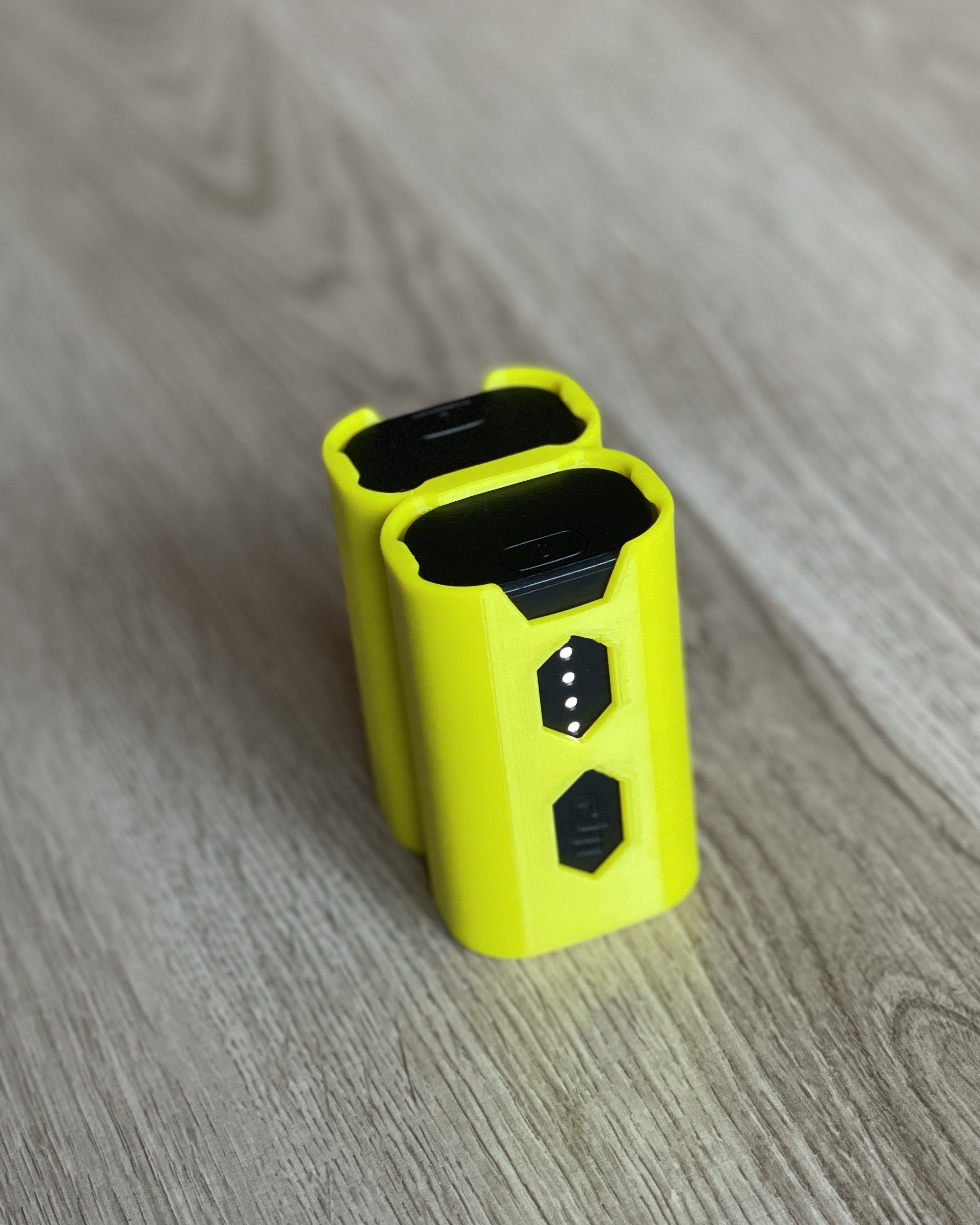 Storage case for multiple DJI goggle battery (2,3 or 4) by taan