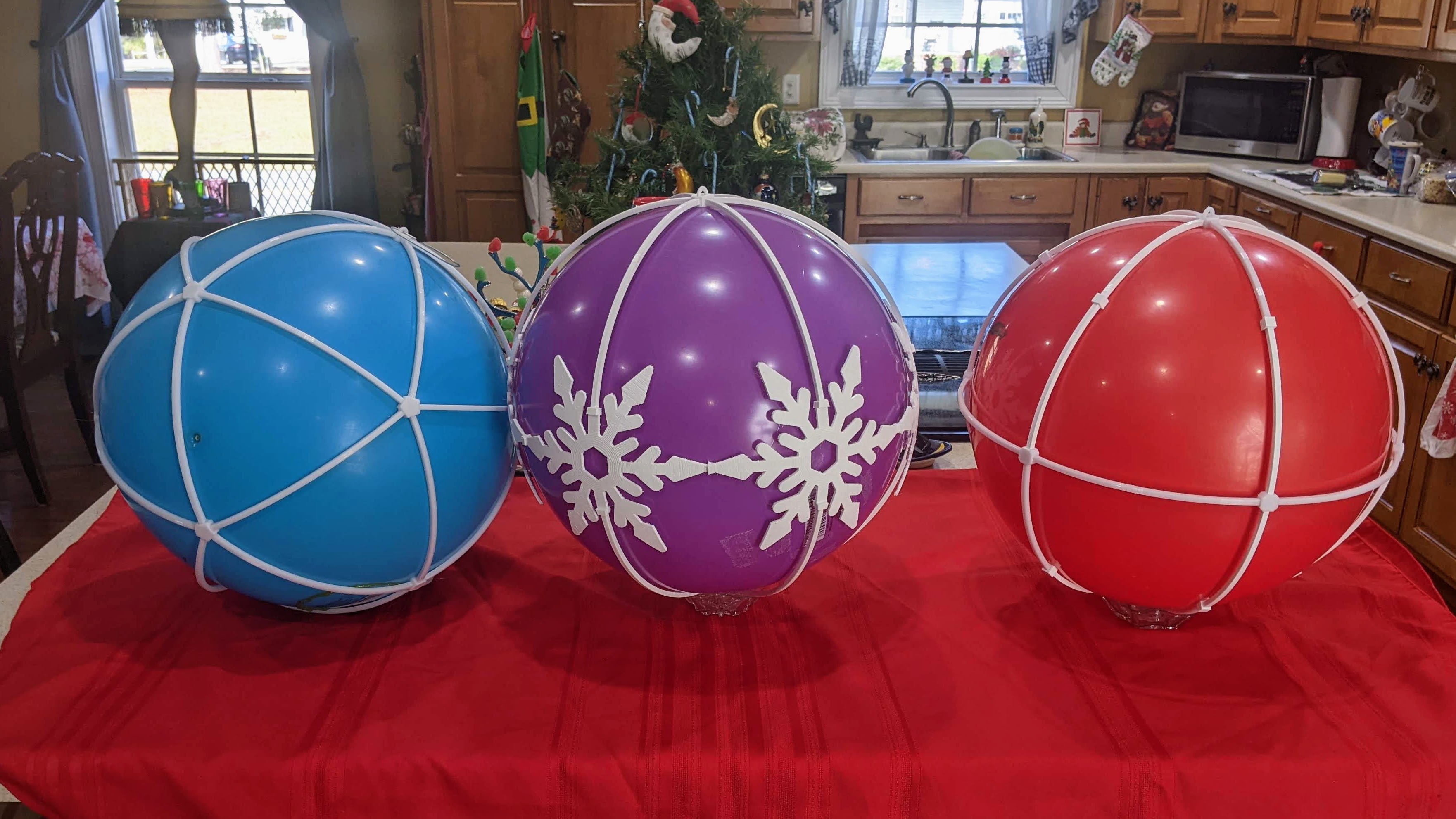 Oversize Framework Ornaments based on Playground Balls