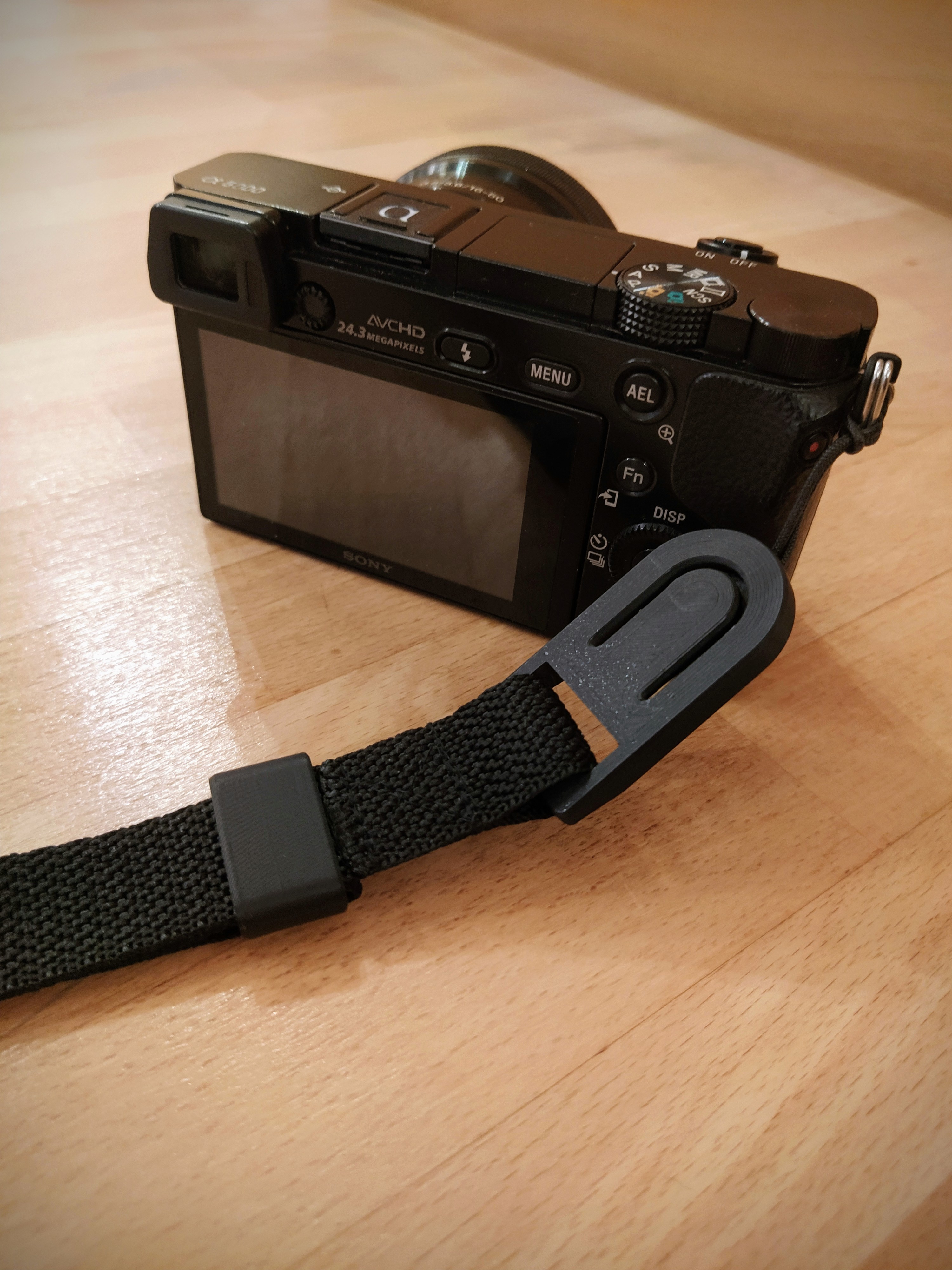 Camera wrist strap for Peak Design by Michal Pešek Download free STL