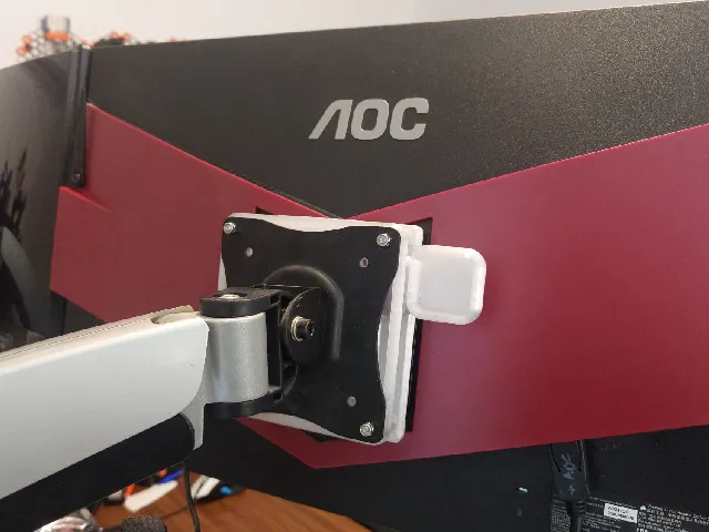 Remix - Vesa quick release arm backplate- reversed screw orientation