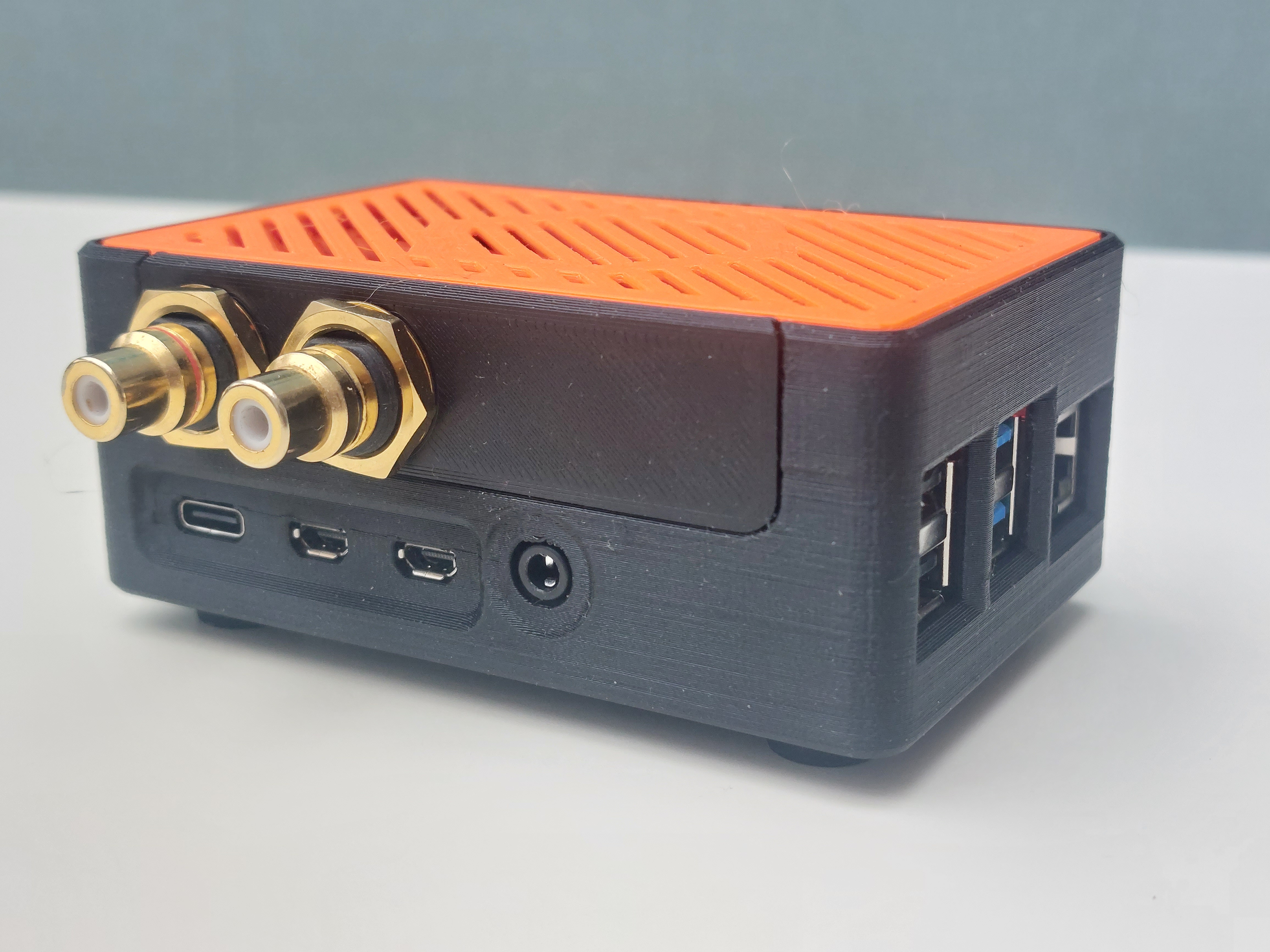 Modular case for Raspberry PI4 and an HiFi hat (Audiophonics, Hifiberry) or 1-wire