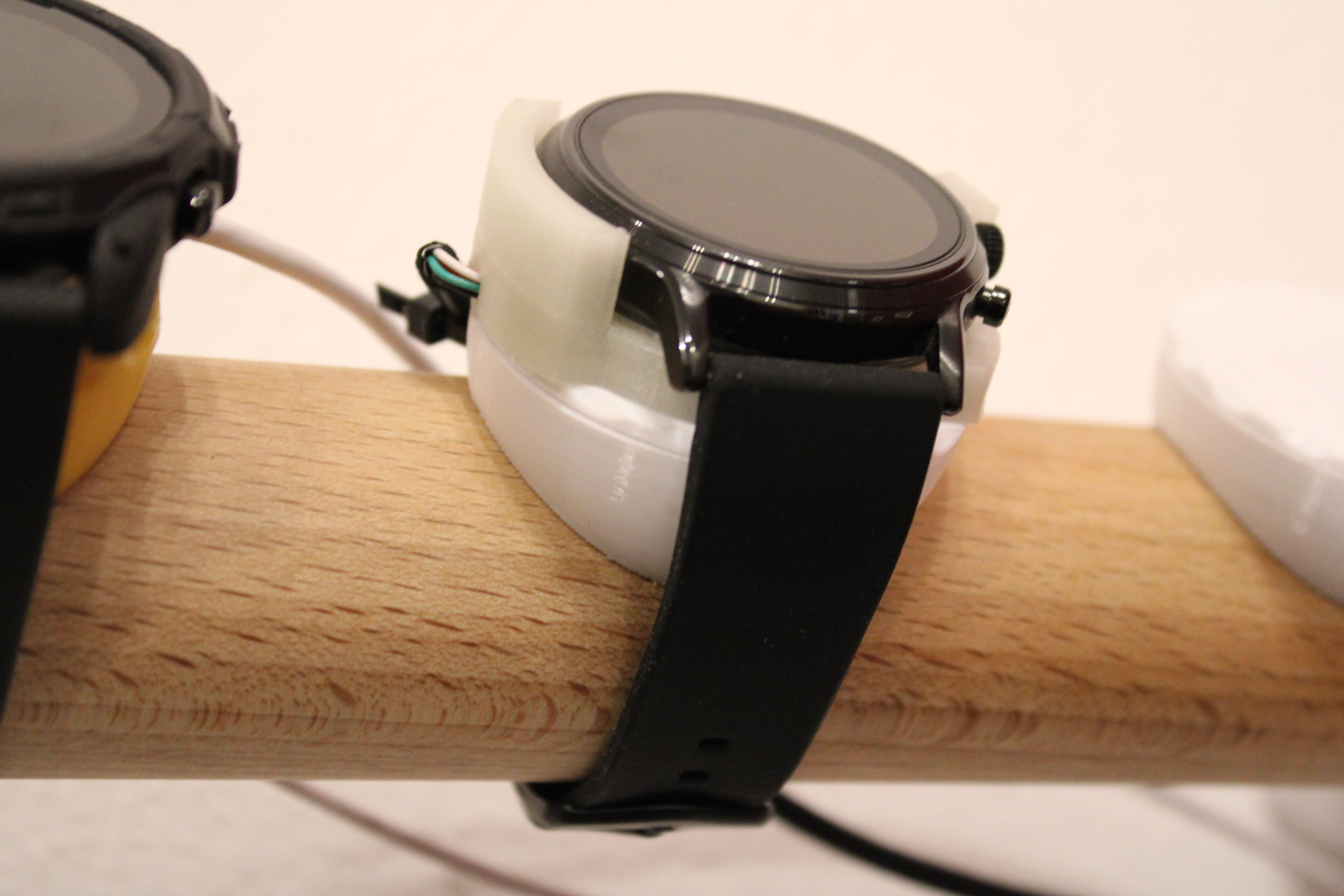 Fossil Gen5 Carlyle (triggerfish) USB developer dock