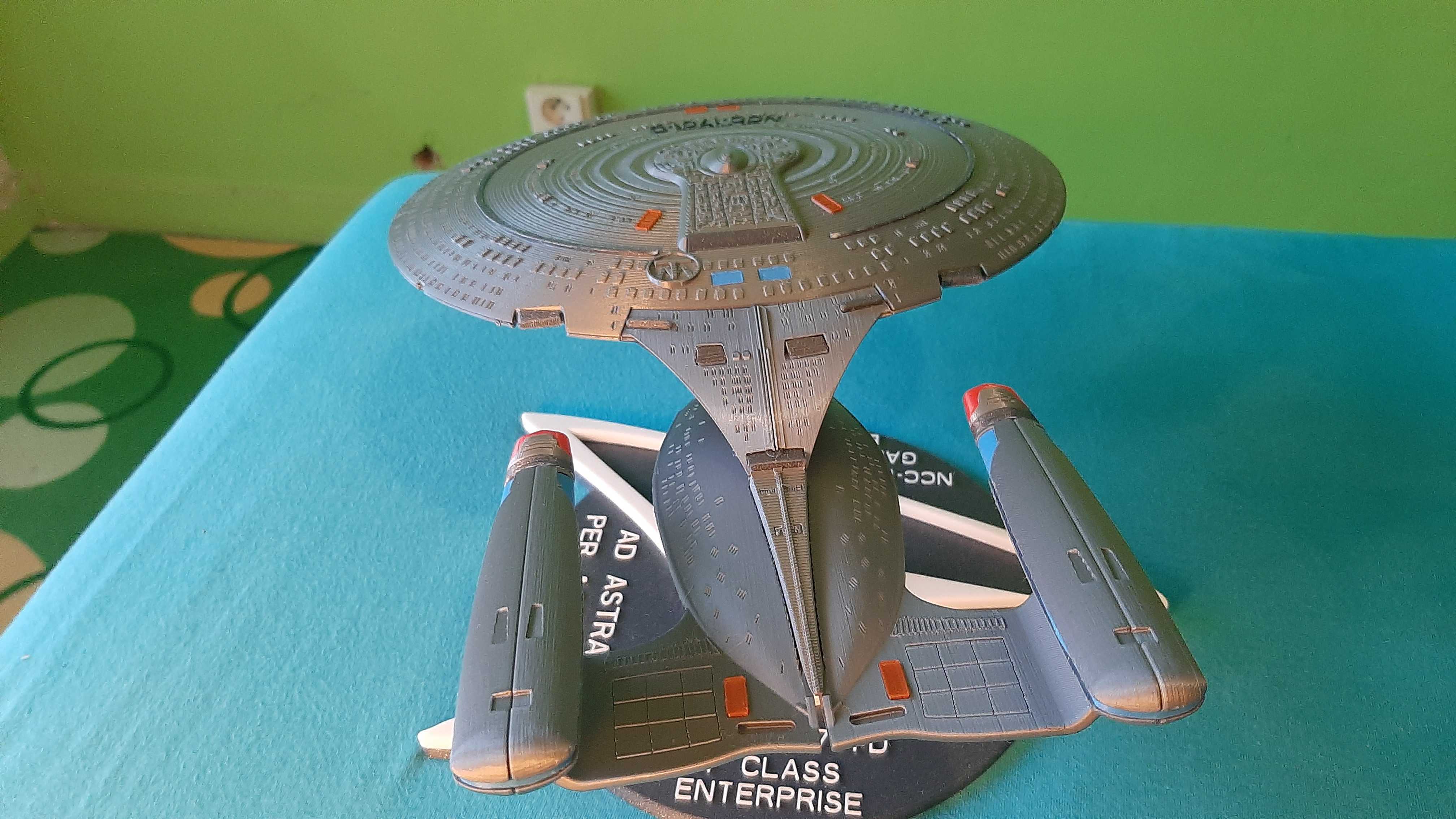 Enterprise-D Galaxy Class — miniatura 4