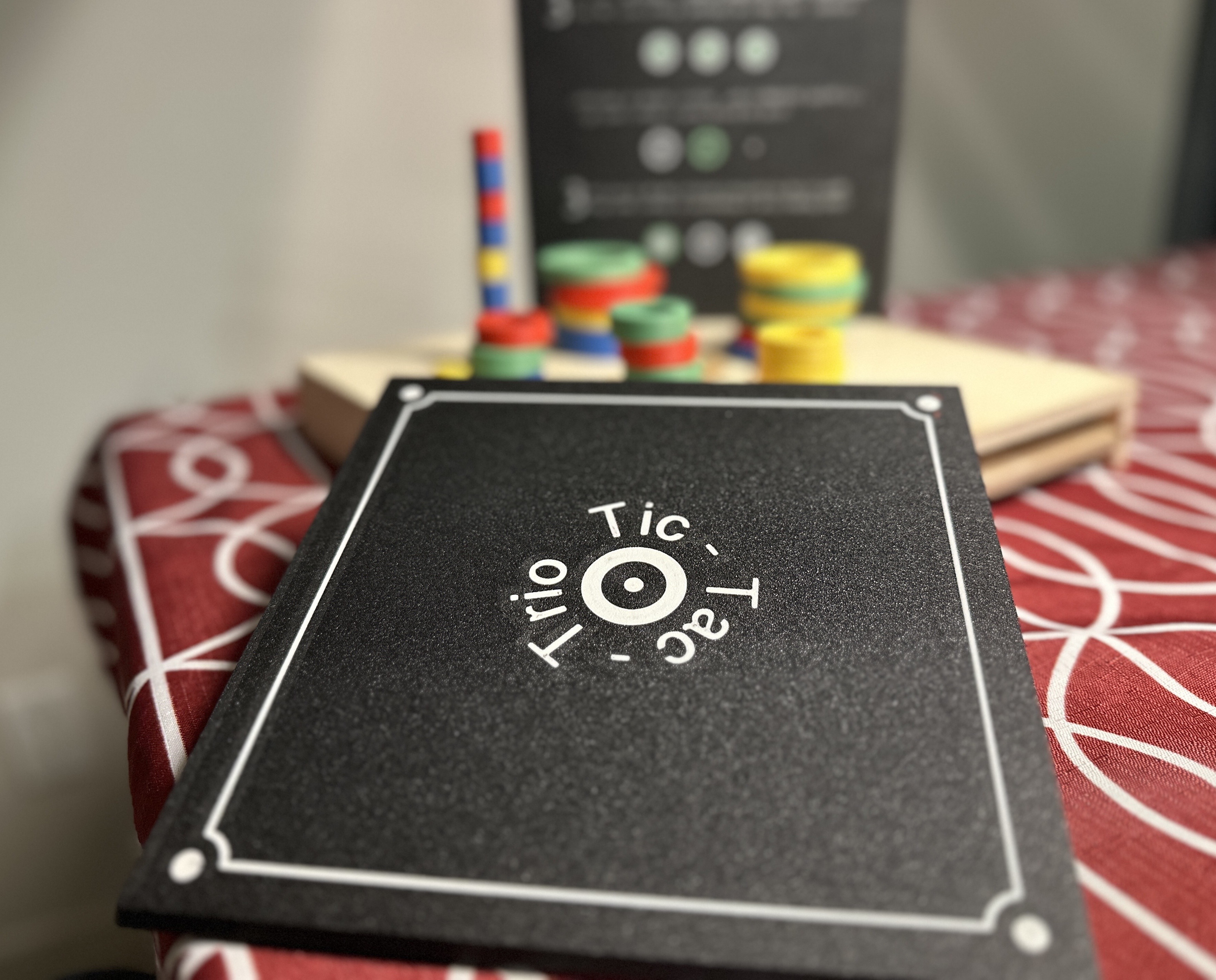 Tic-Tac-Trio - Otrio board game